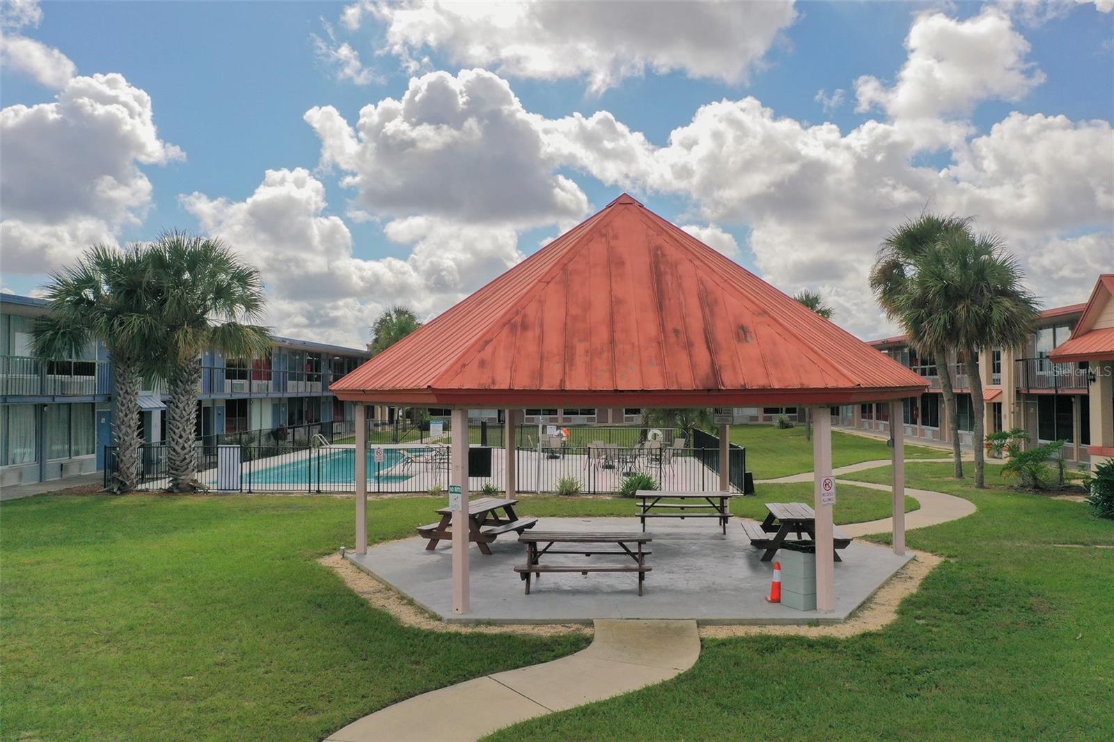 P4936731 Property Photo