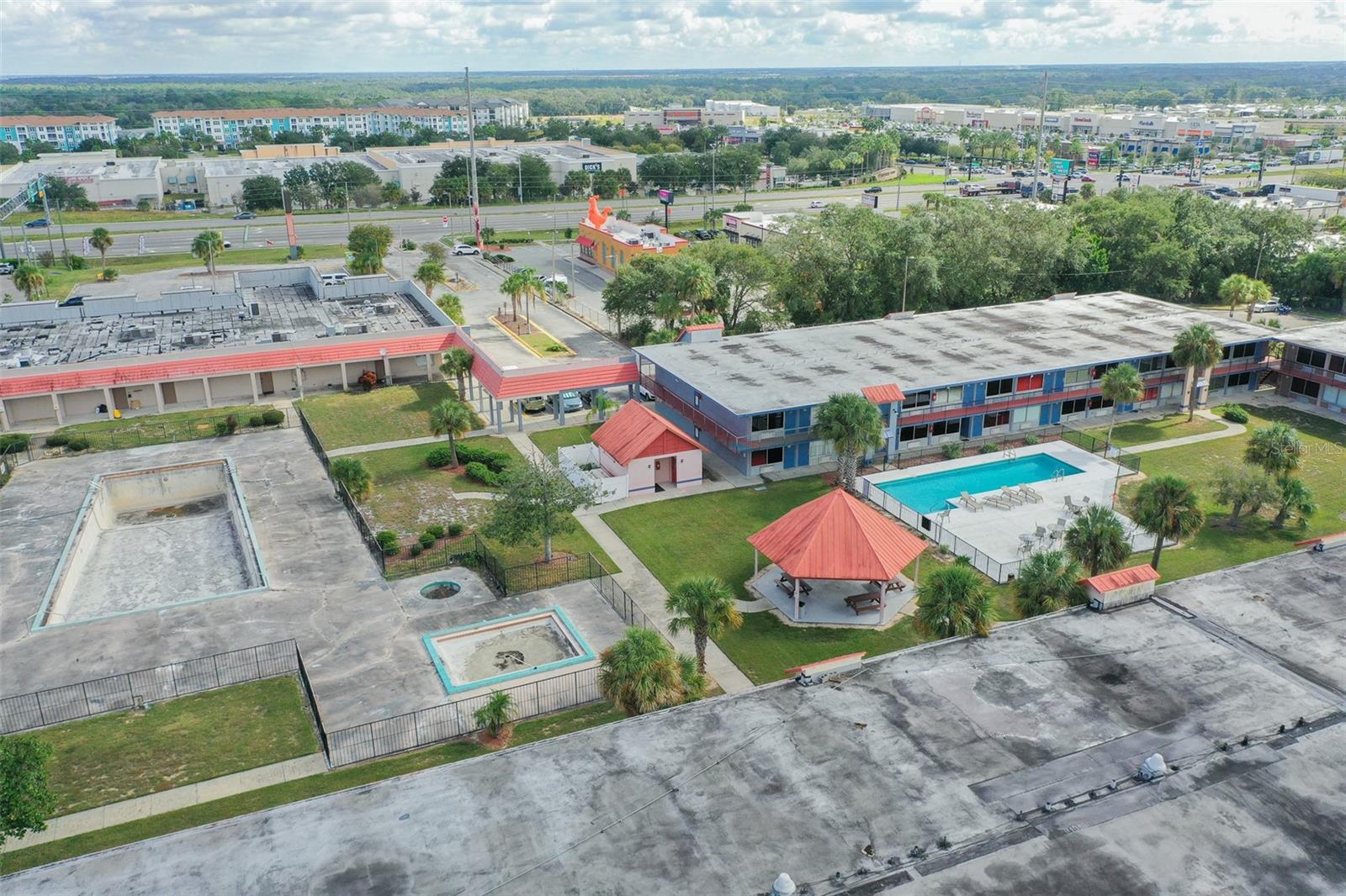 P4936731 Property Photo