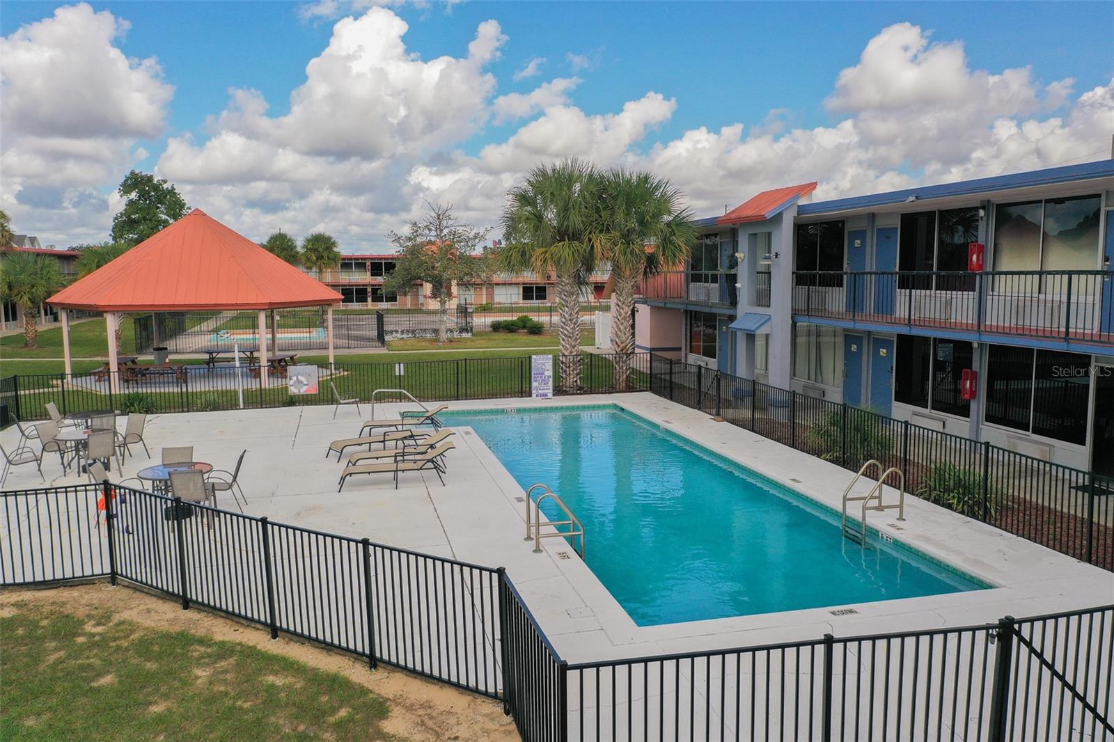 P4936731 Property Photo