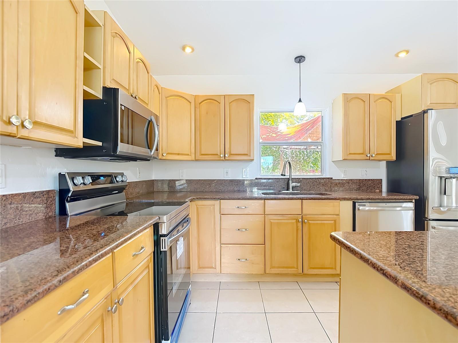 814 LINCOLN AVE, LEHIGH ACRES, FL, 33972