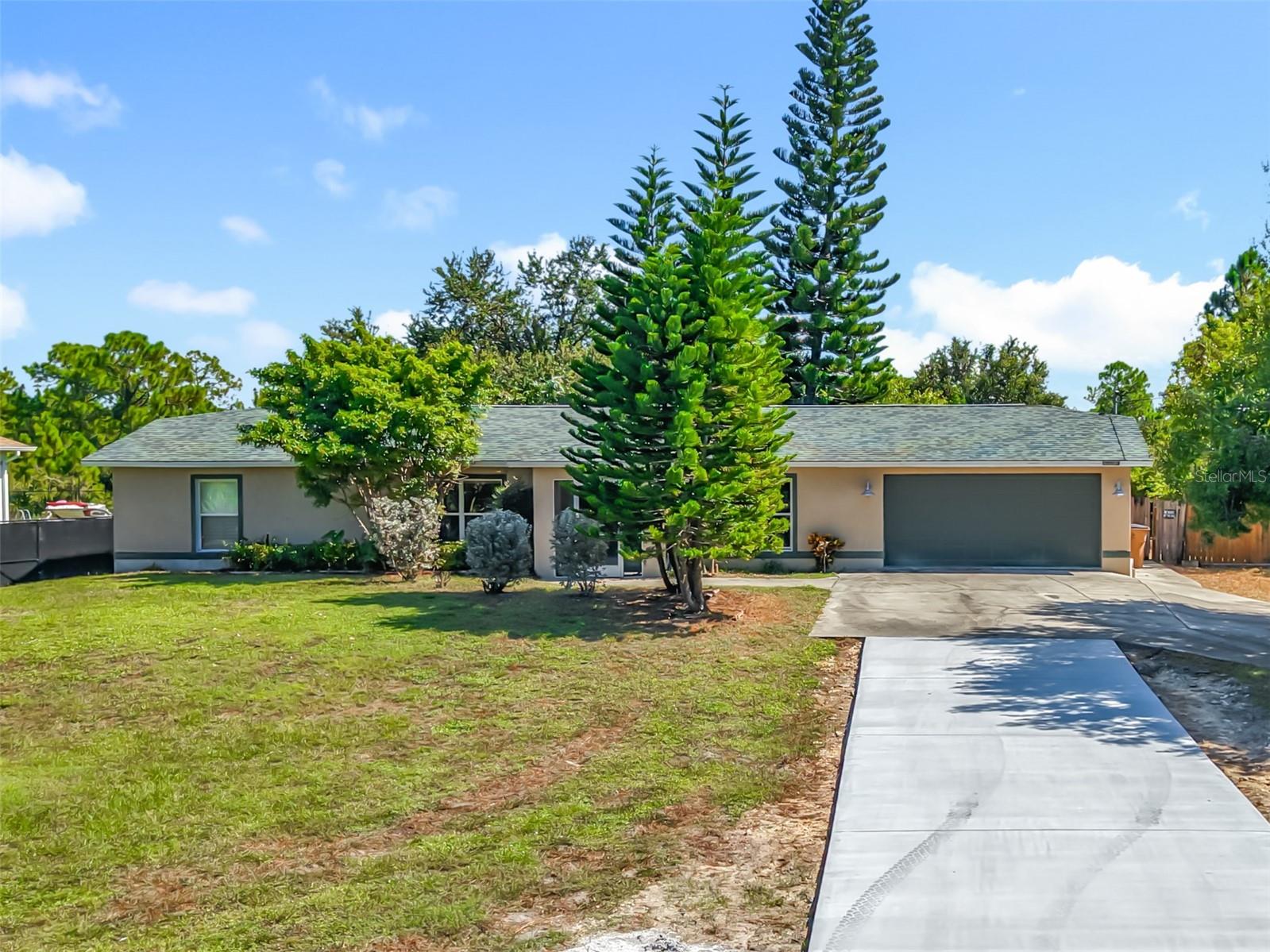 814 LINCOLN AVE, LEHIGH ACRES, FL, 33972
