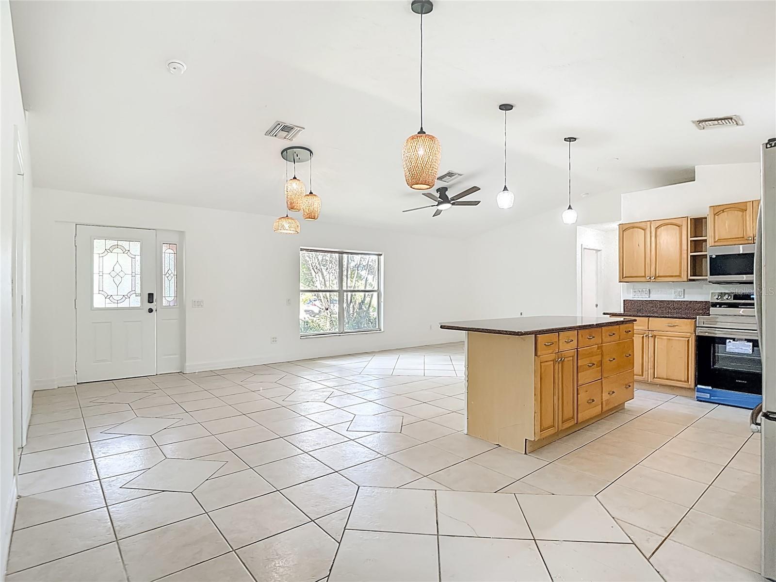 814 LINCOLN AVE, LEHIGH ACRES, FL, 33972