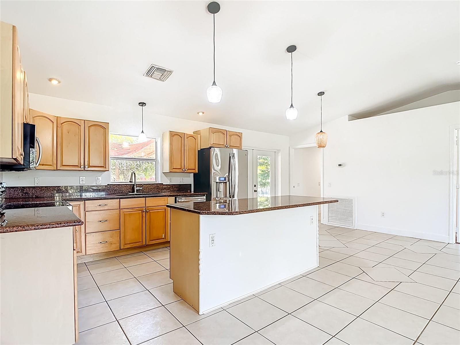 814 LINCOLN AVE, LEHIGH ACRES, FL, 33972