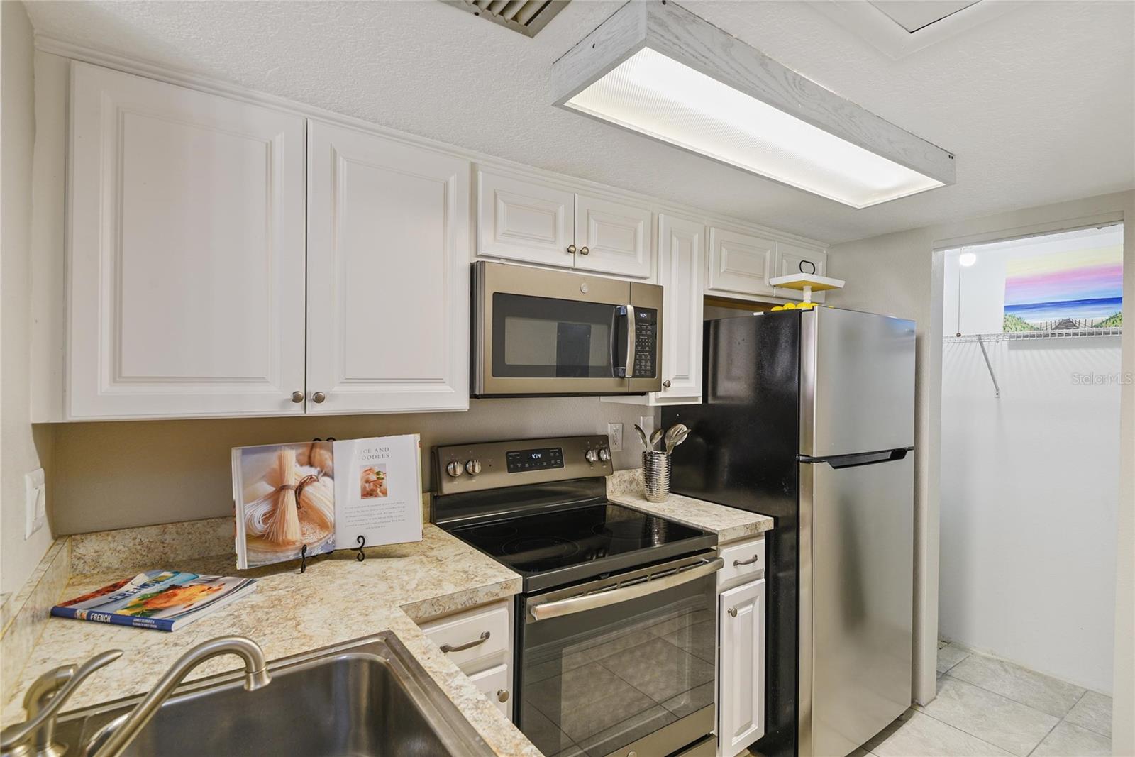 O6353665 Property Photo