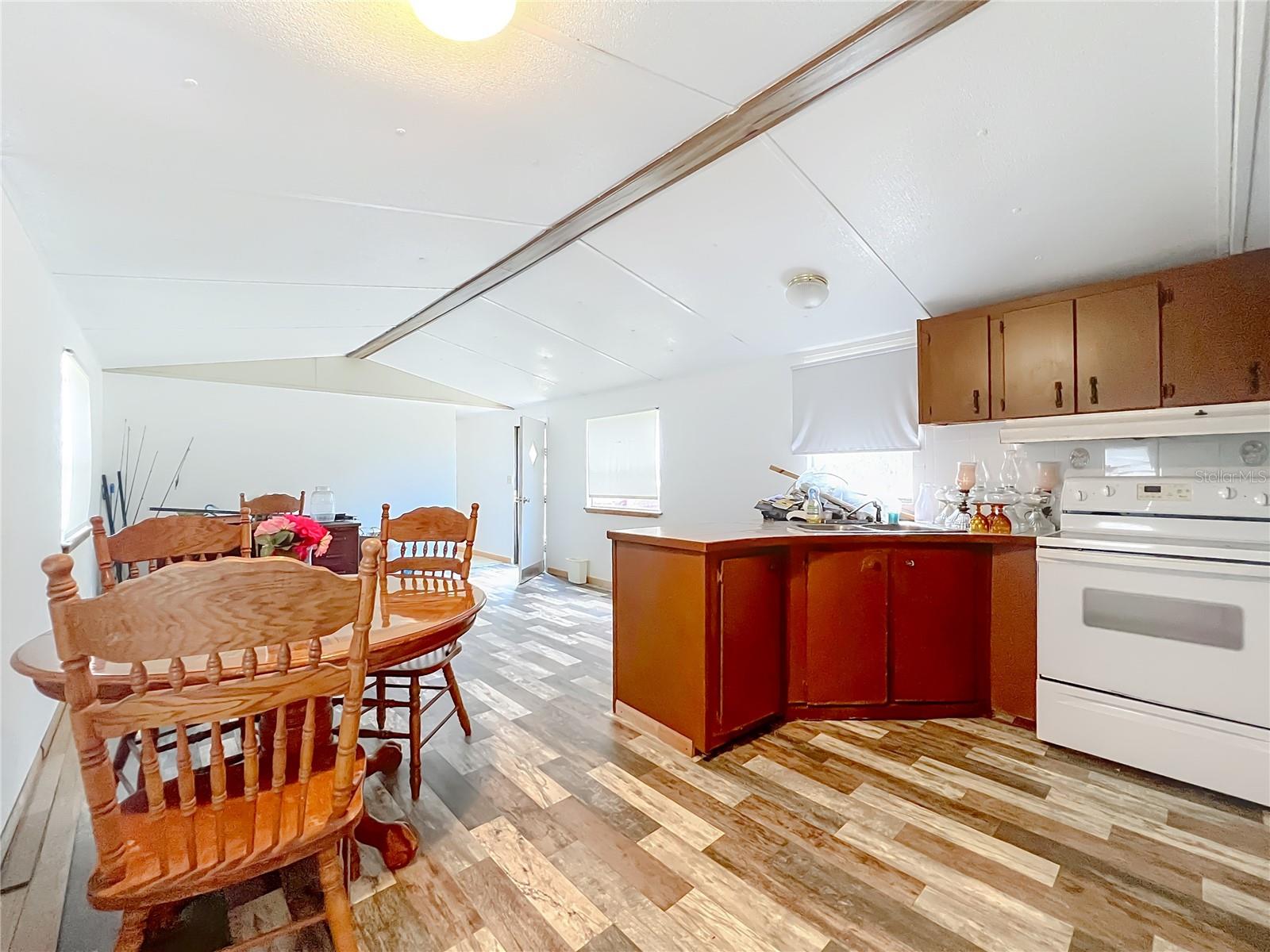 O6353666 Property Photo