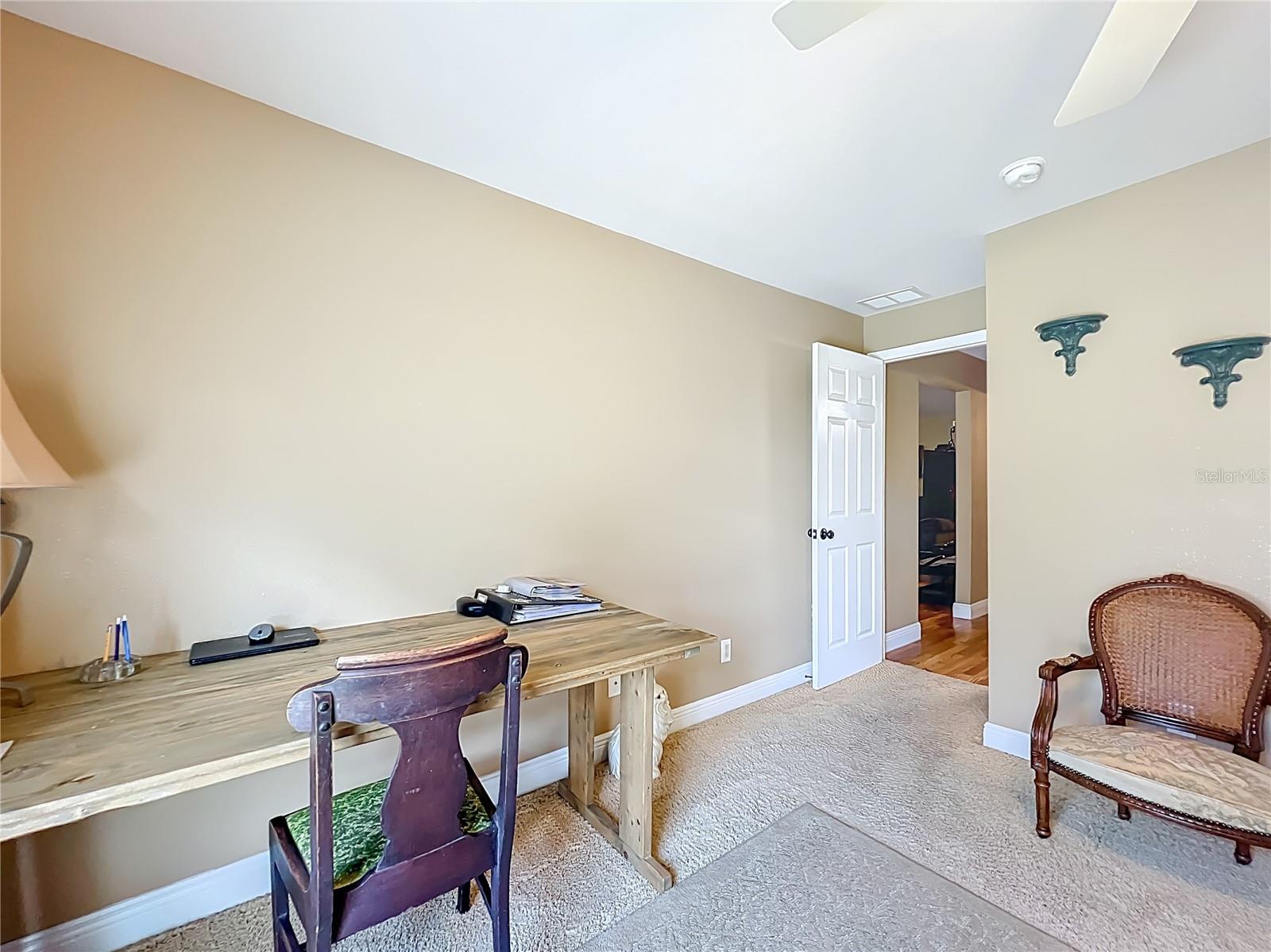 O6353666 Property Photo