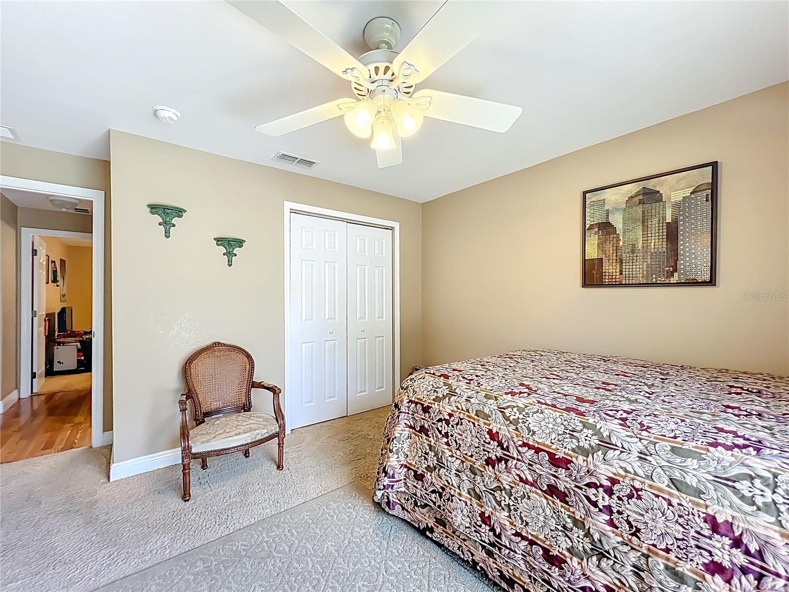 O6353666 Property Photo