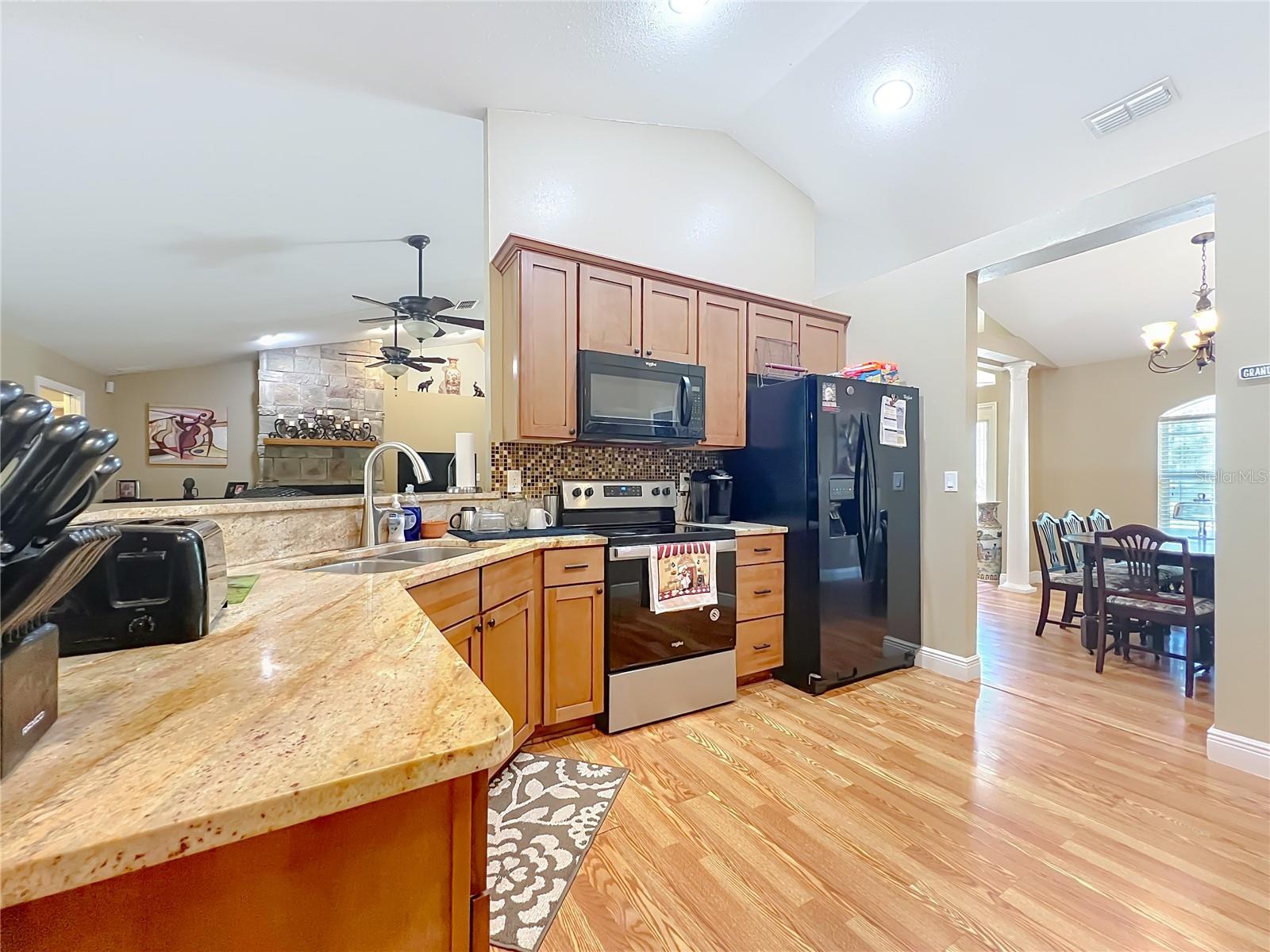 O6353666 Property Photo