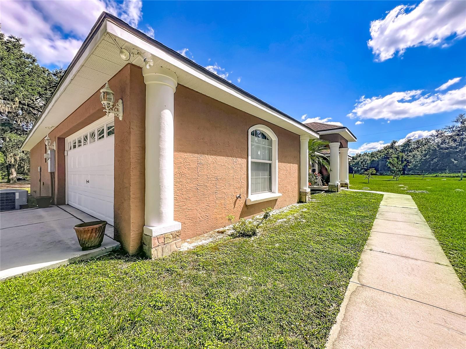 O6353666 Property Photo