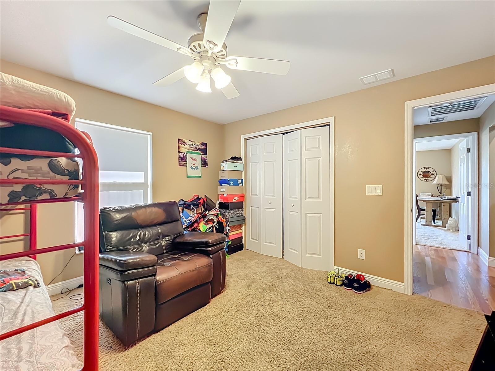 O6353666 Property Photo