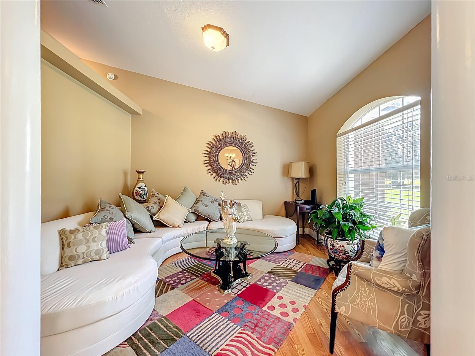 O6353666 Property Photo