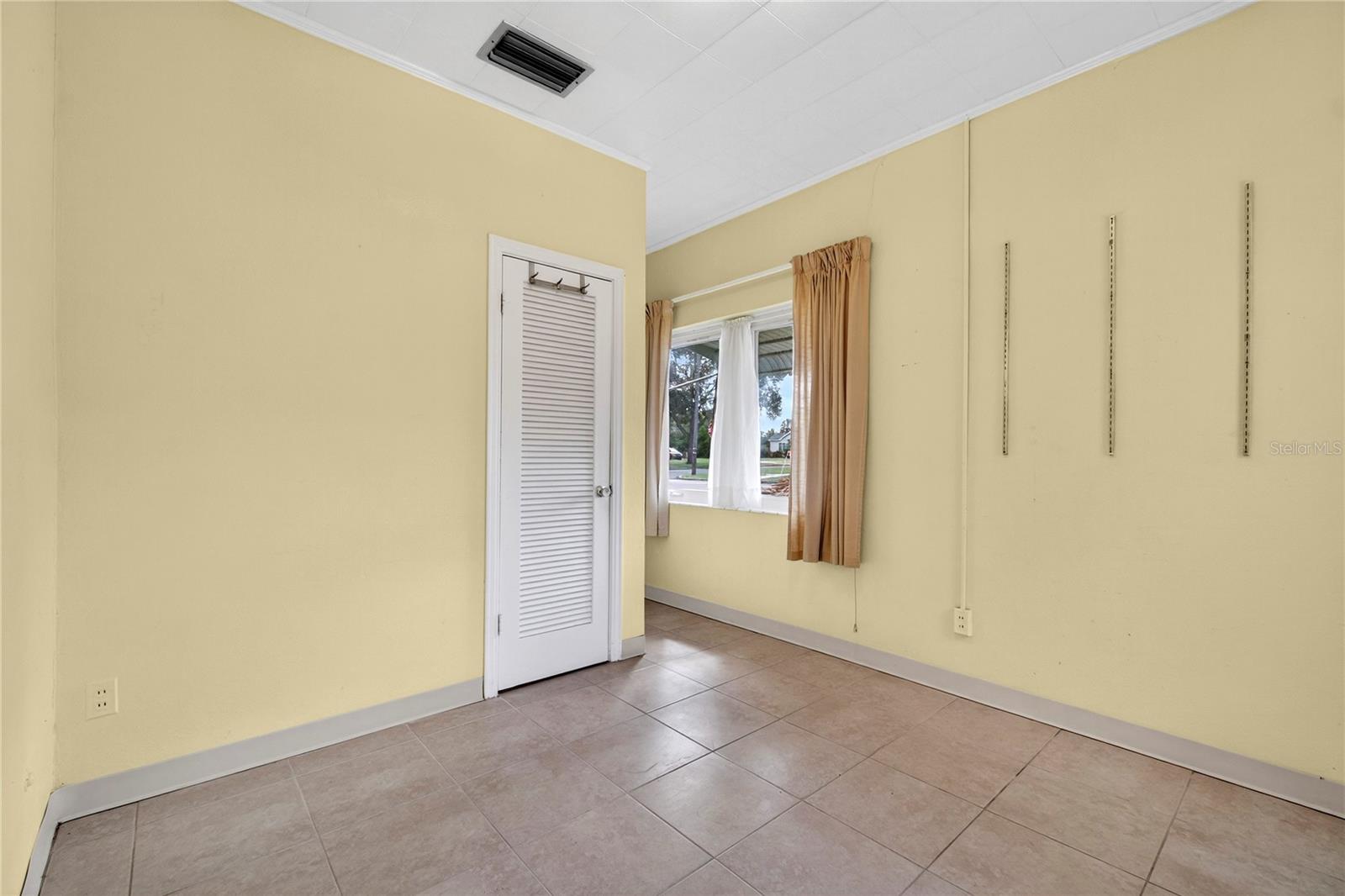 403 E JOHNSON AVE, LAKE WALES, FL, 33853