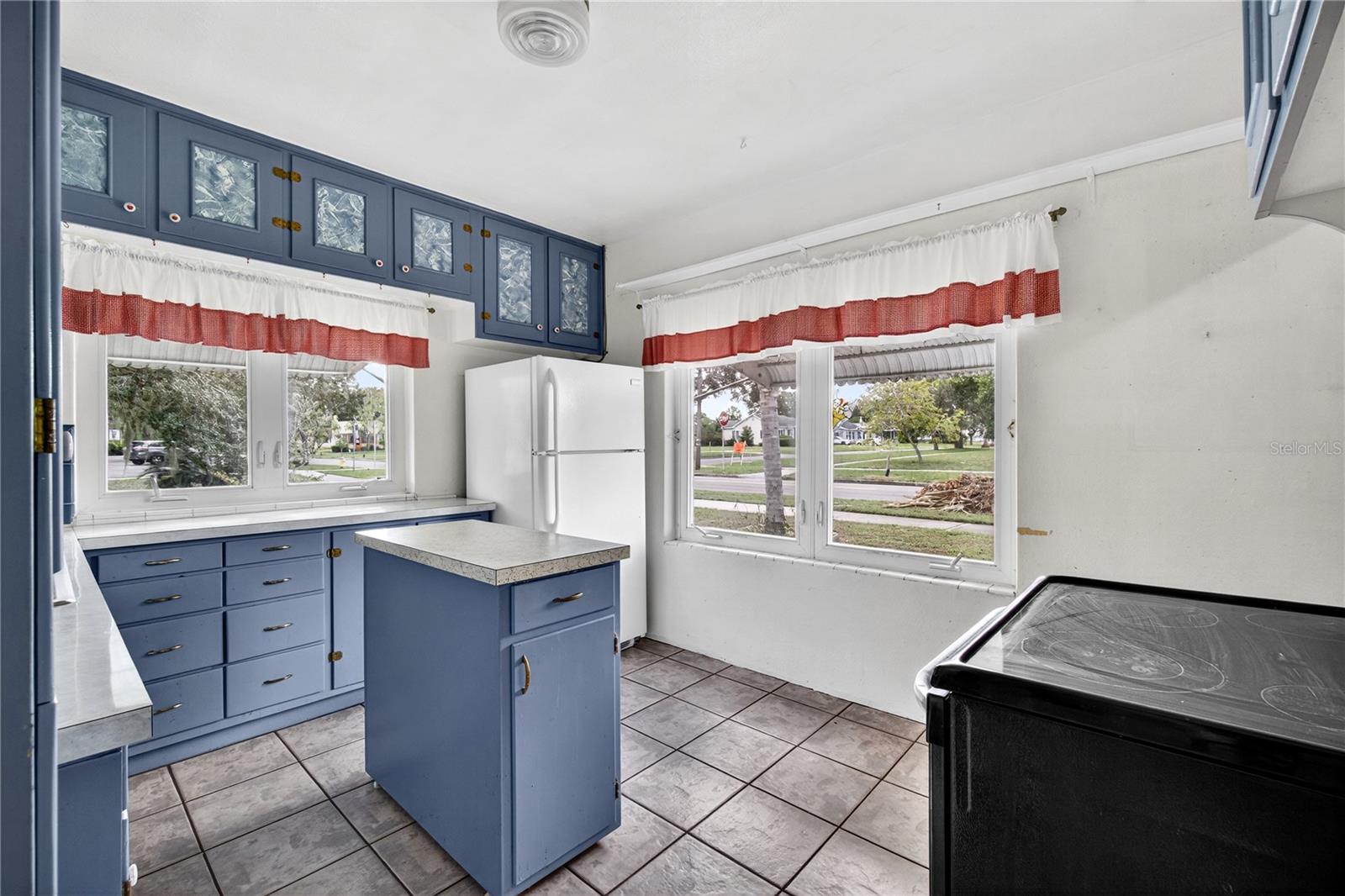 403 E JOHNSON AVE, LAKE WALES, FL, 33853