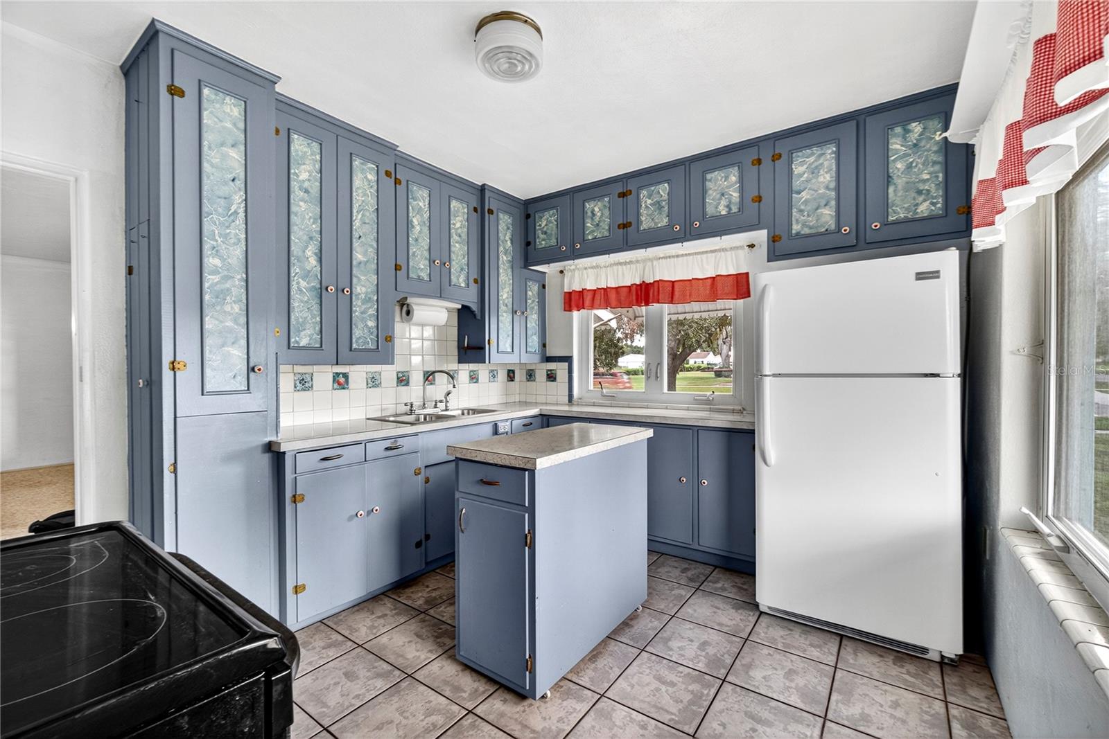 403 E JOHNSON AVE, LAKE WALES, FL, 33853