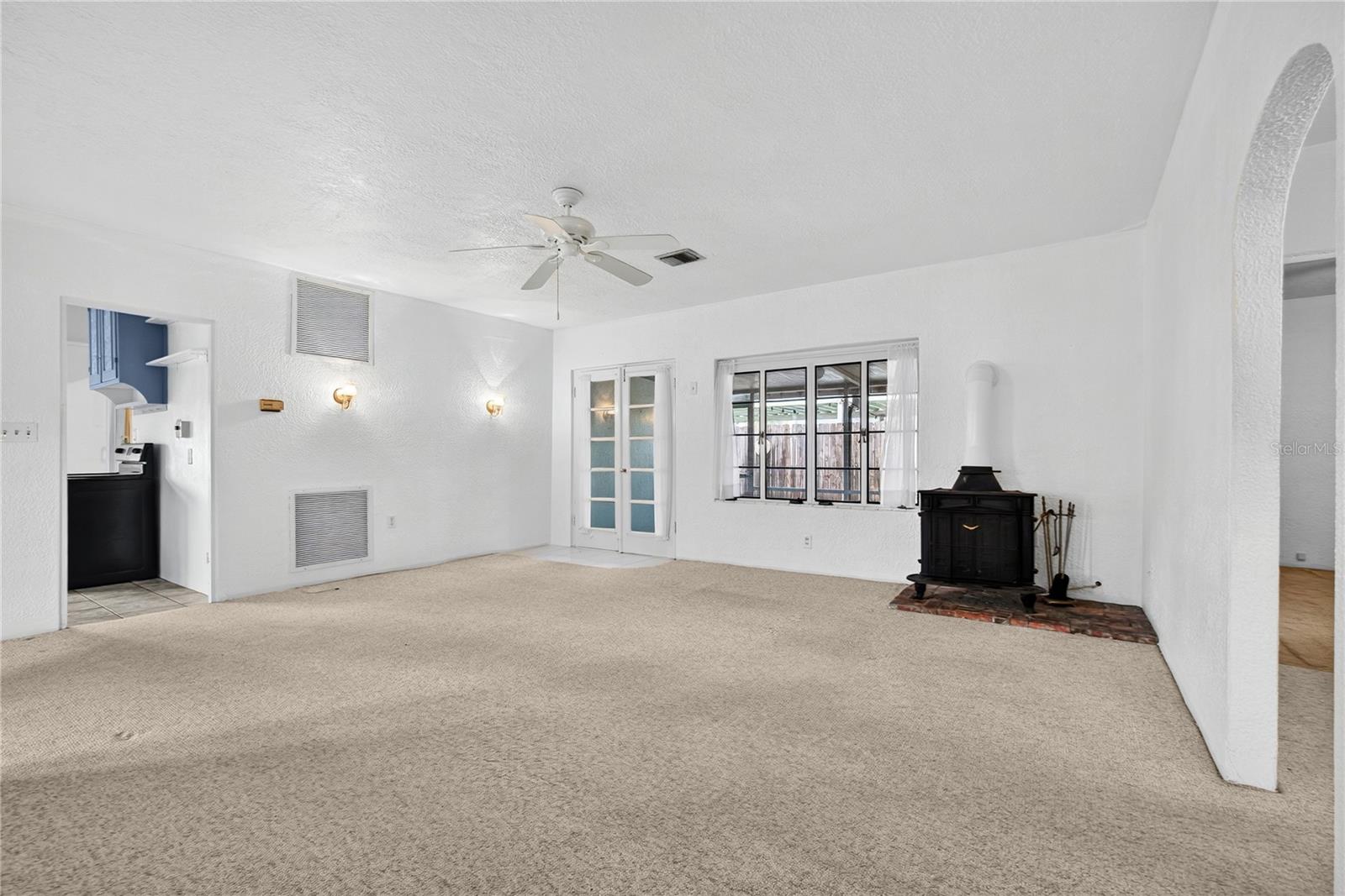 403 E JOHNSON AVE, LAKE WALES, FL, 33853