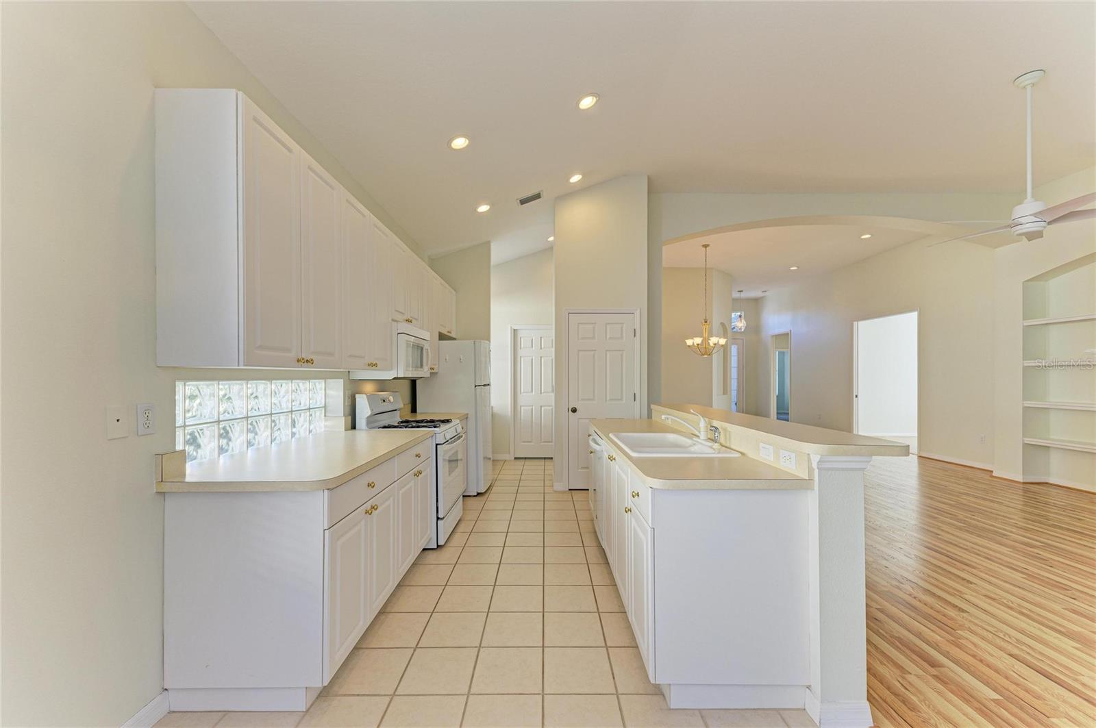 6710 PEBBLE BEACH WAY, LAKEWOOD RANCH, FL, 34202