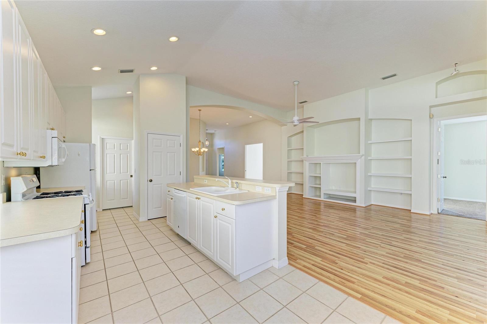 6710 PEBBLE BEACH WAY, LAKEWOOD RANCH, FL, 34202