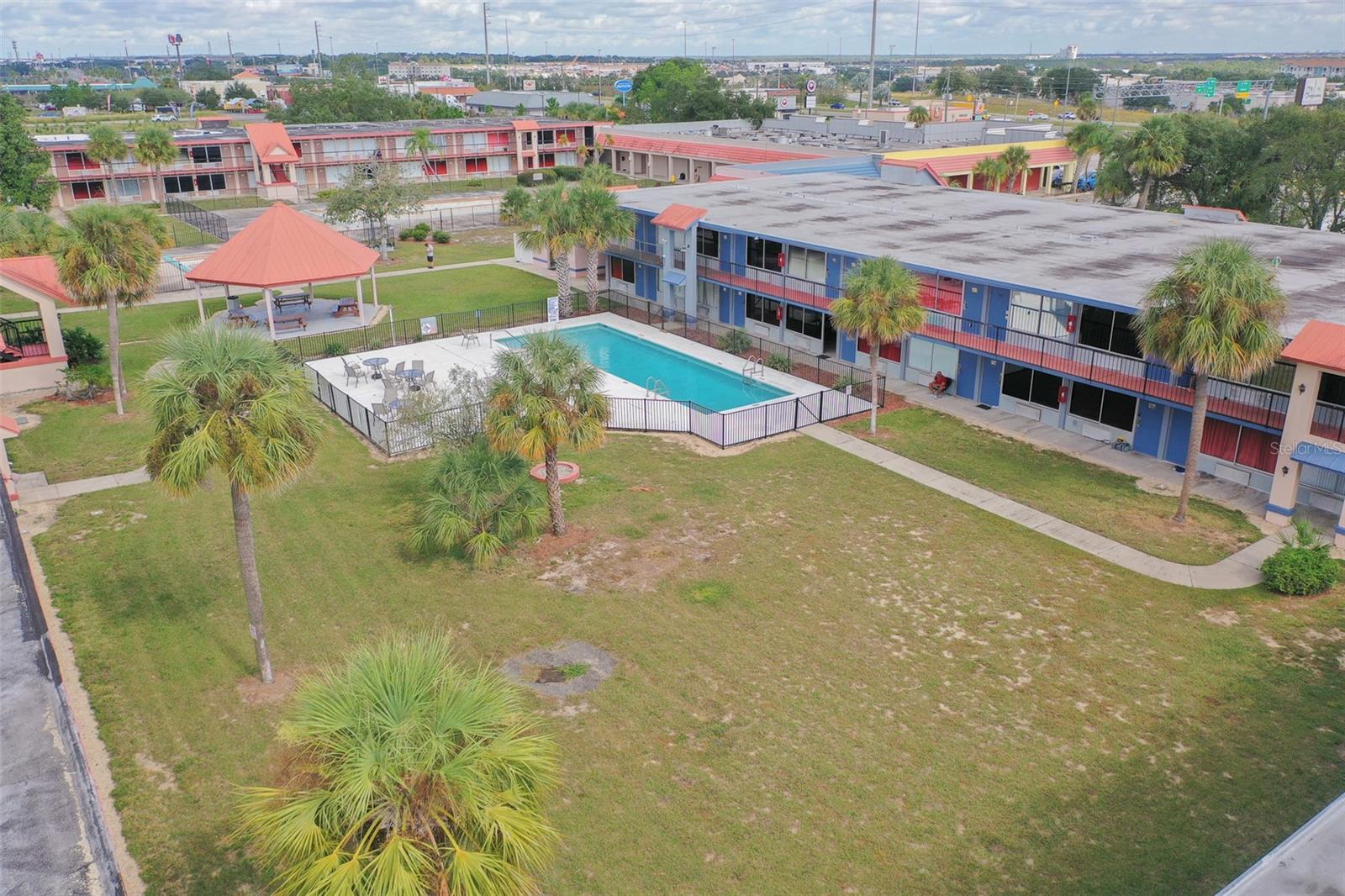 P4936737 Property Photo