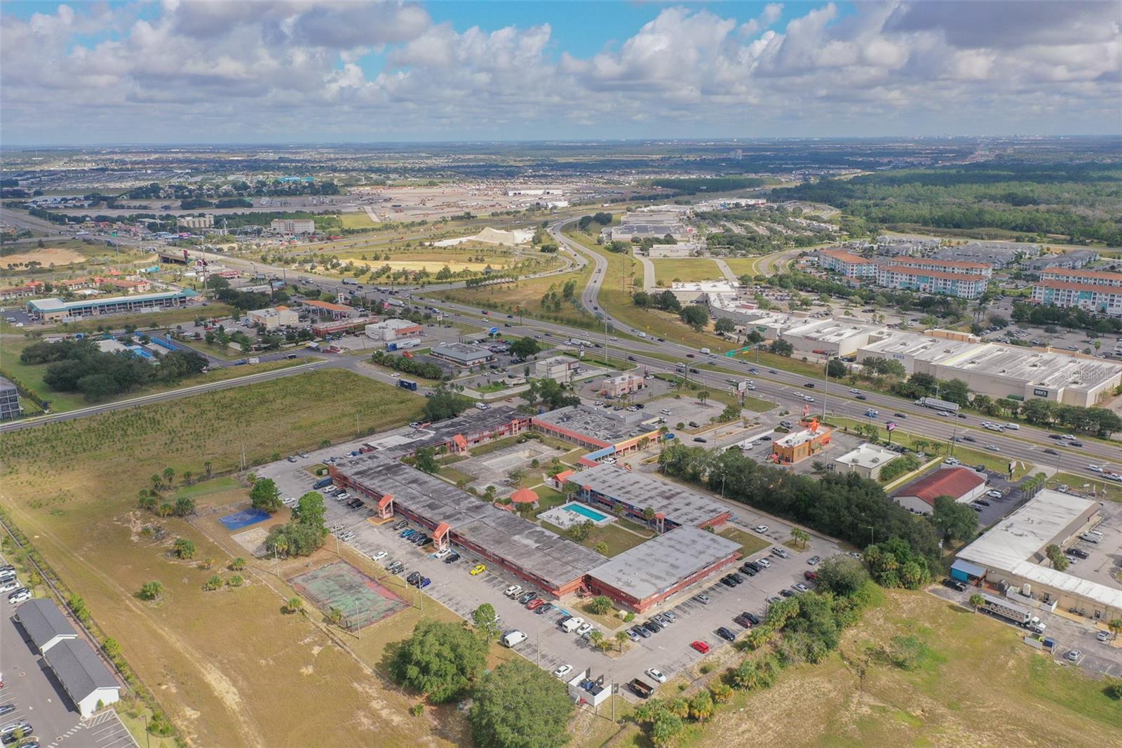 P4936737 Property Photo