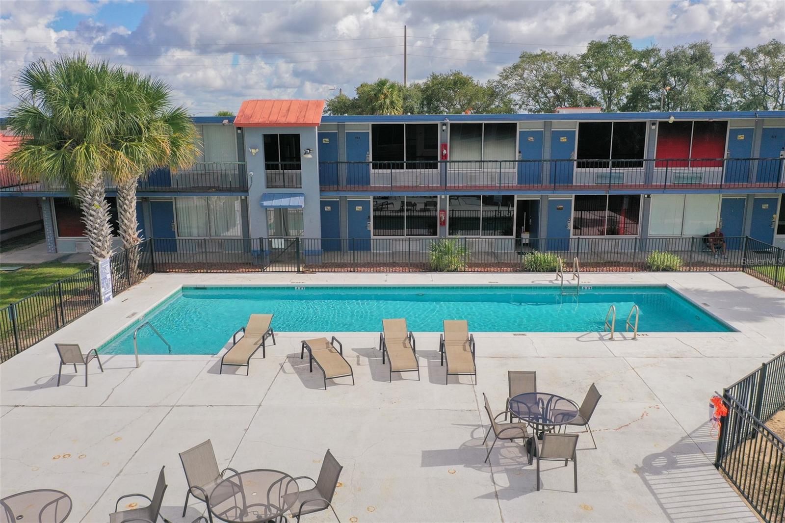 P4936737 Property Photo