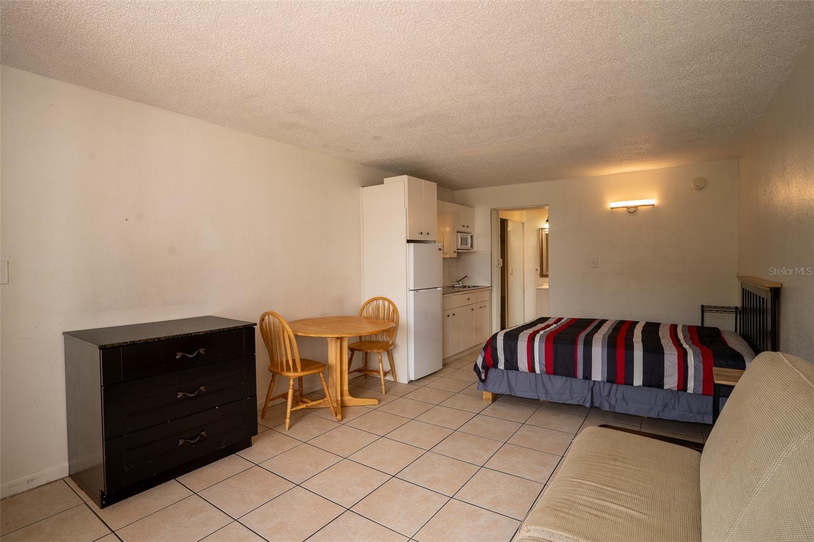 P4936737 Property Photo