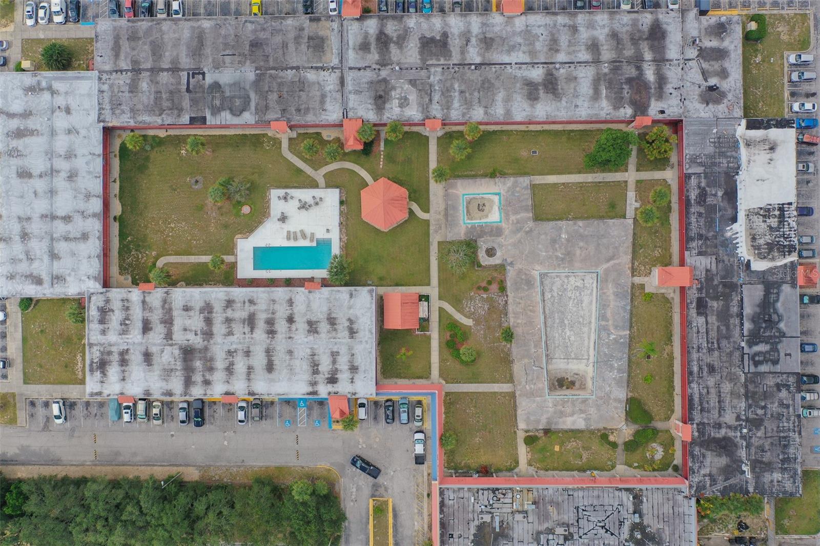 P4936737 Property Photo