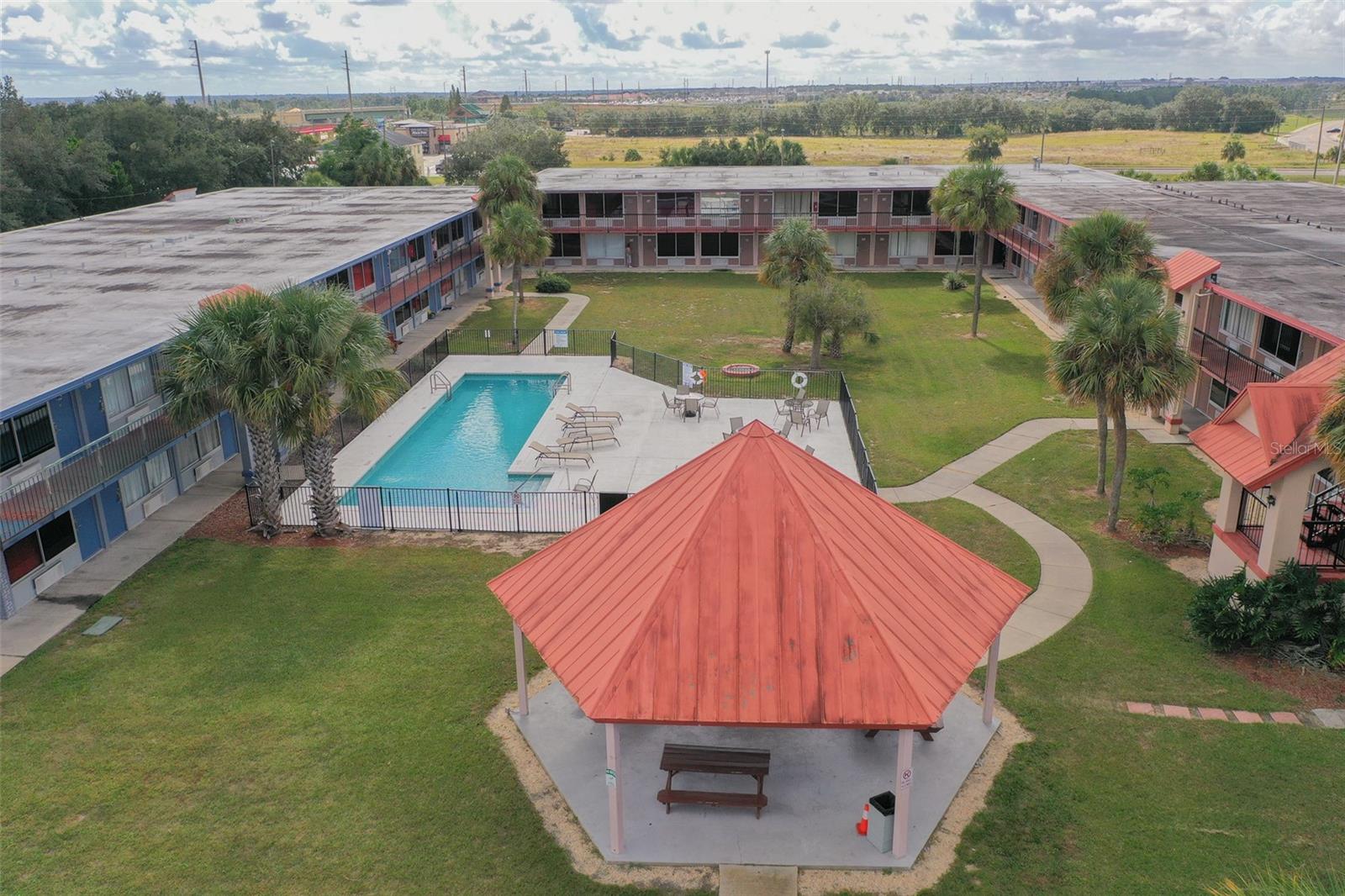 P4936737 Property Photo