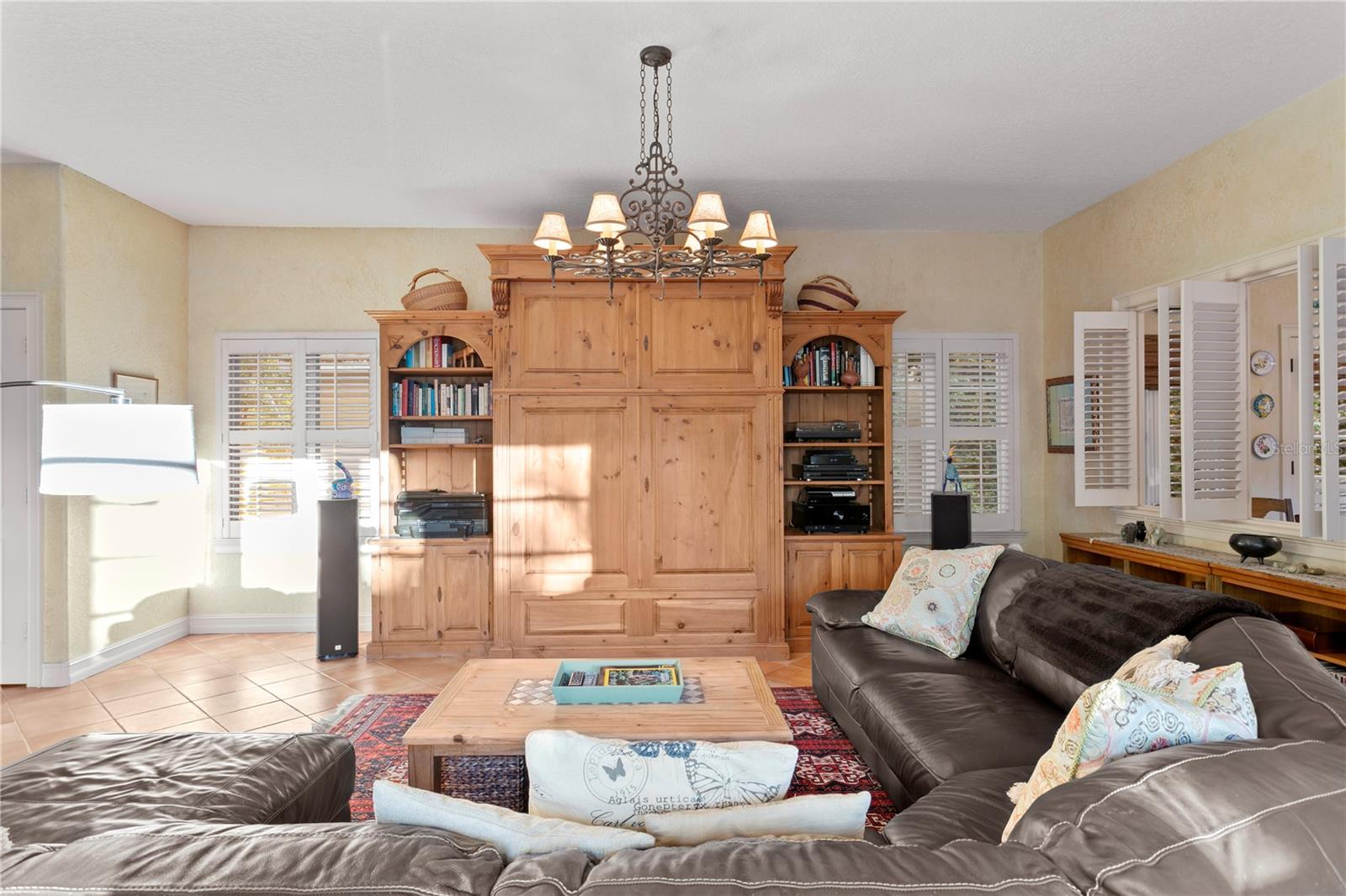 TB8439358 Property Photo