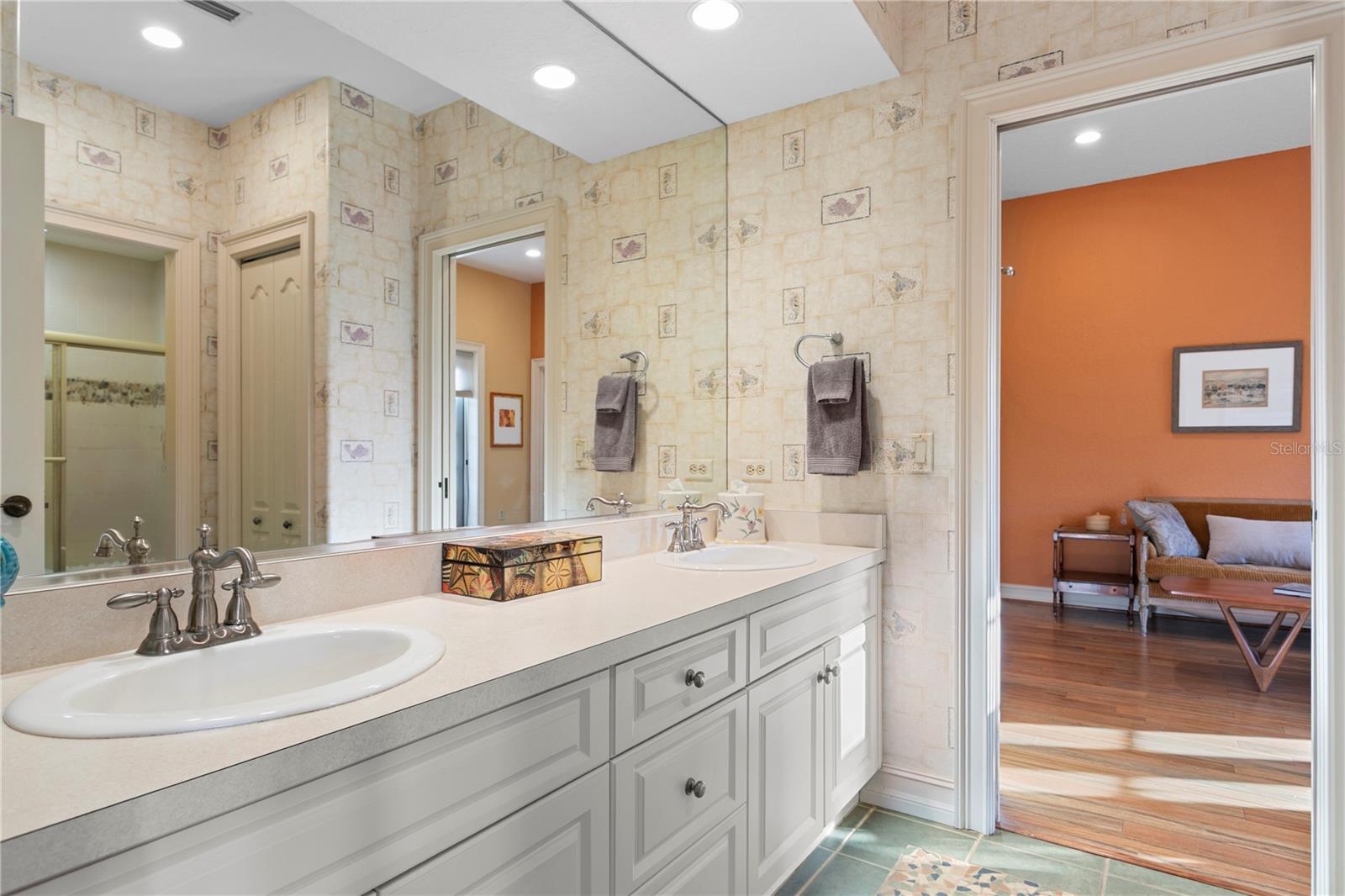 TB8439358 Property Photo