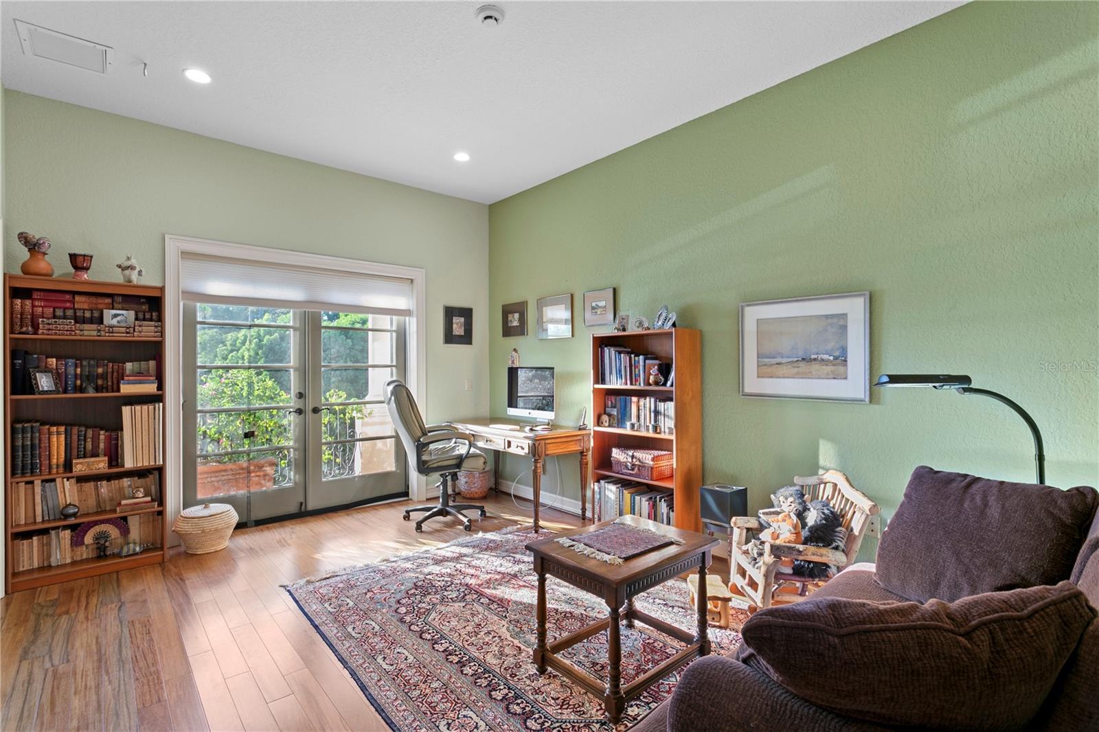 TB8439358 Property Photo