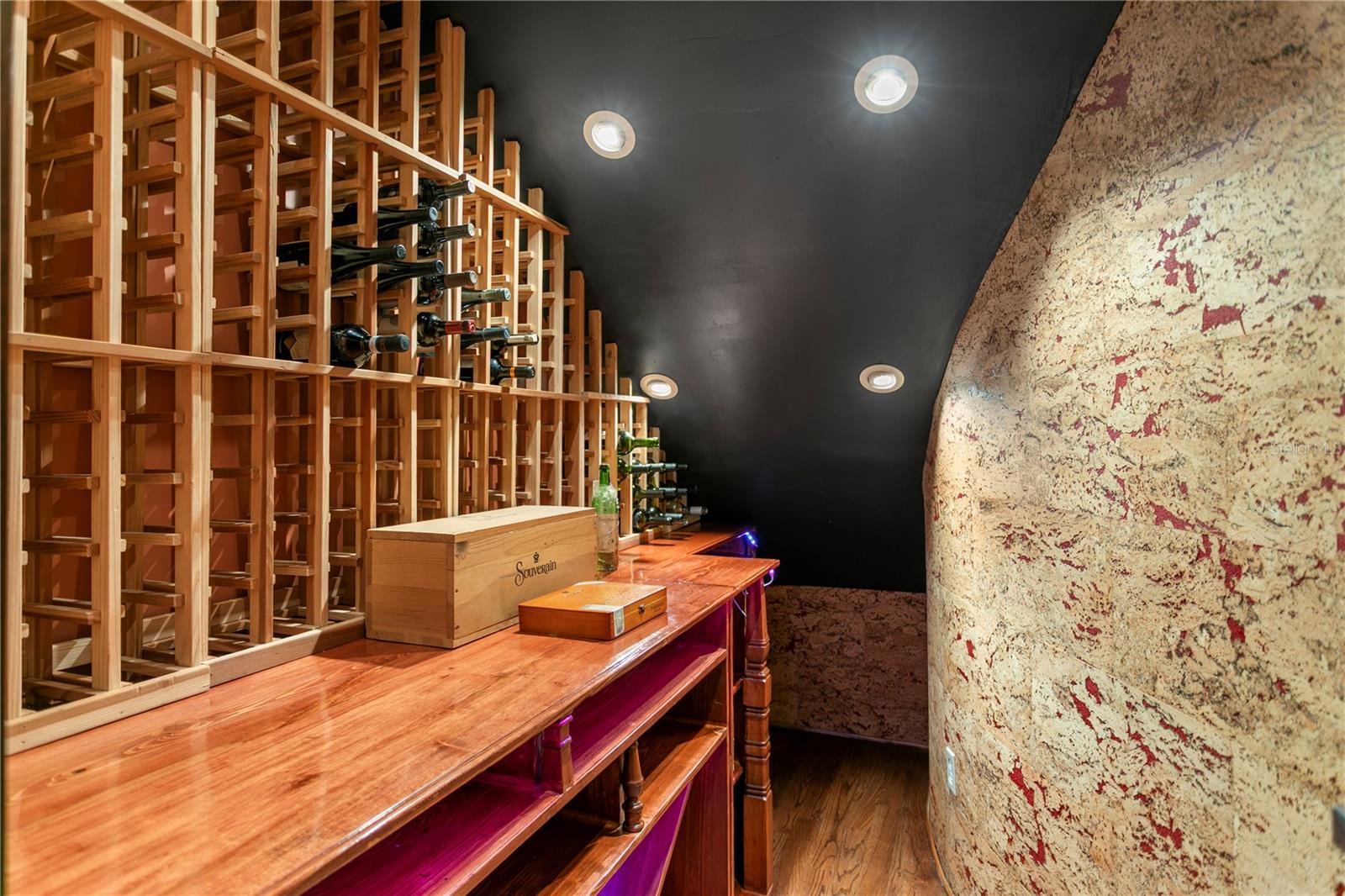 TB8439358 Property Photo