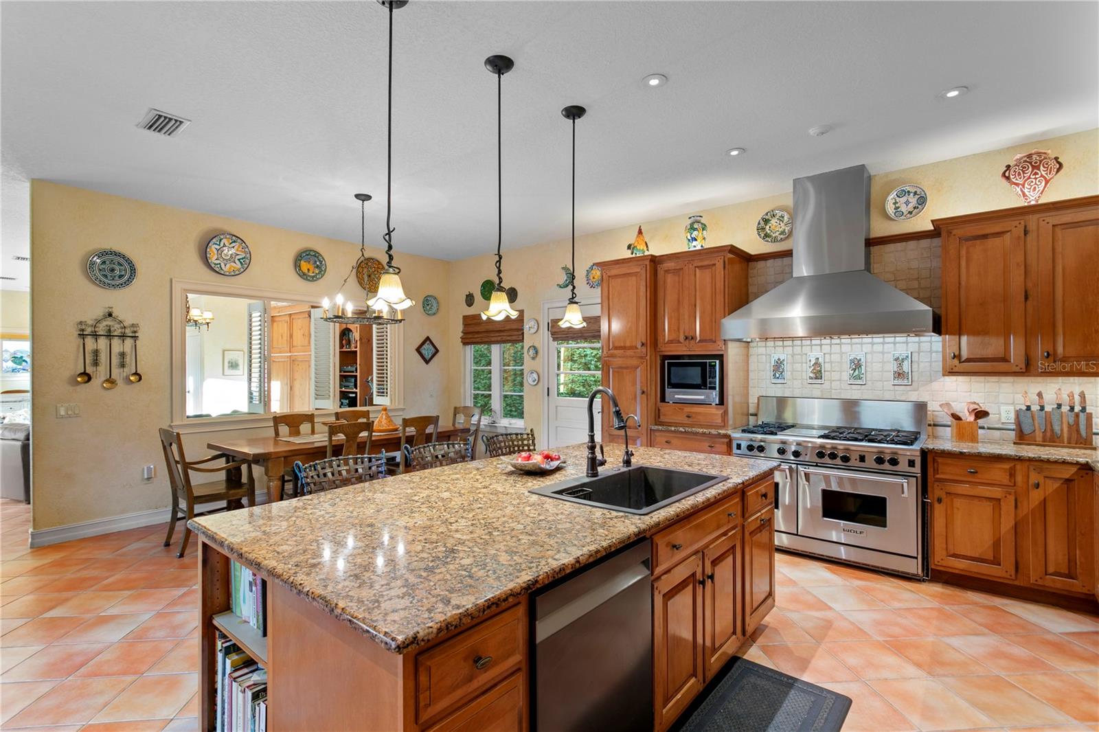 TB8439358 Property Photo