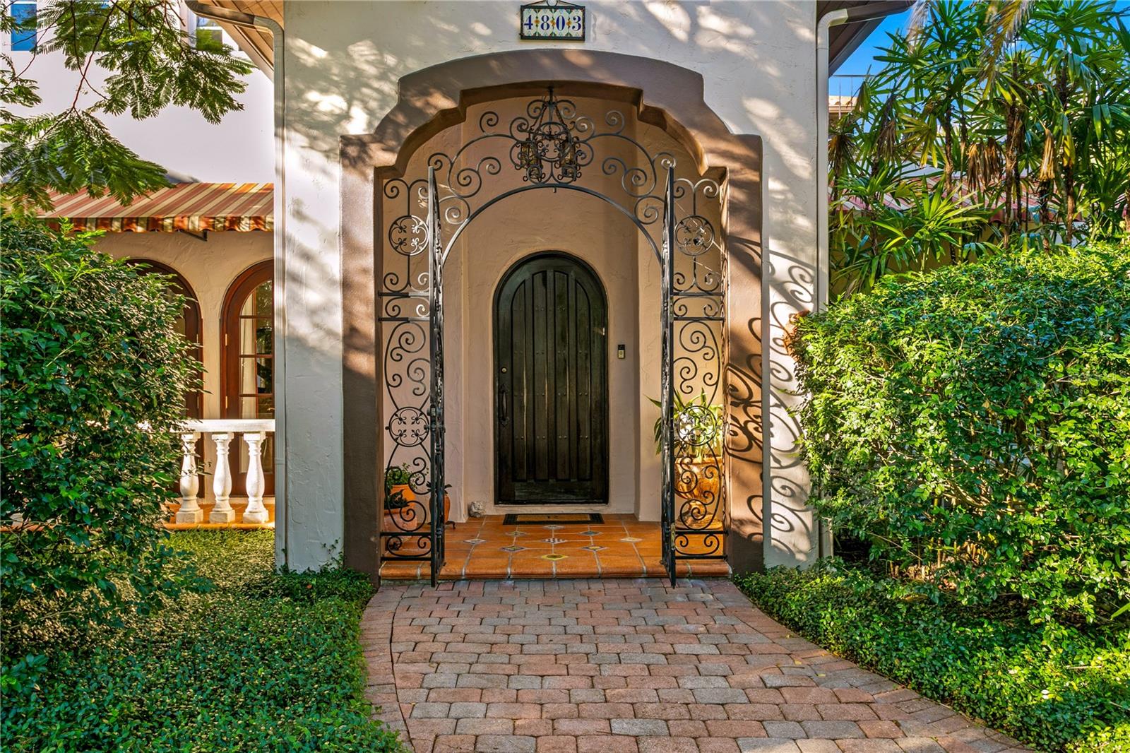 TB8439358 Property Photo