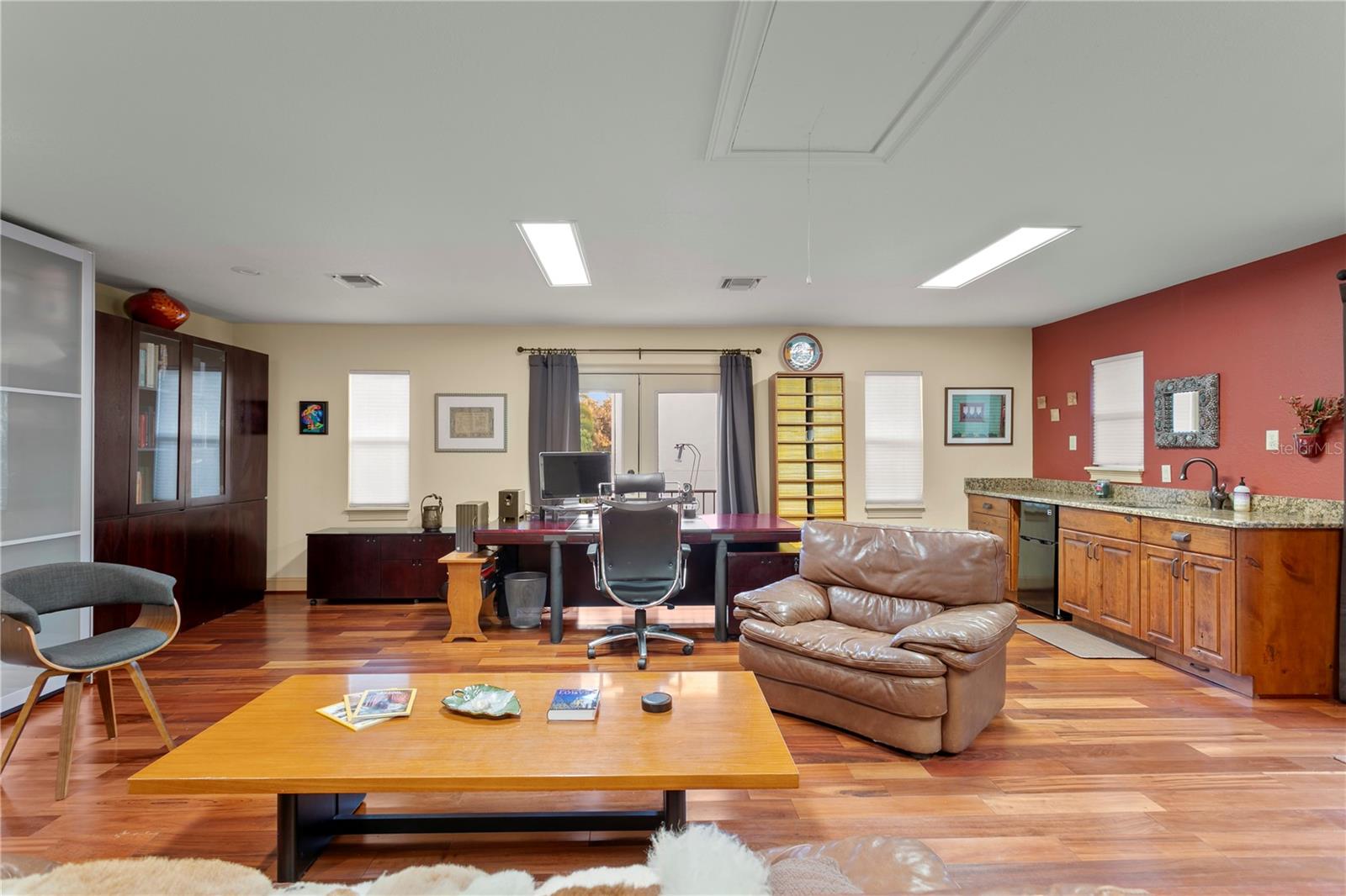 TB8439358 Property Photo