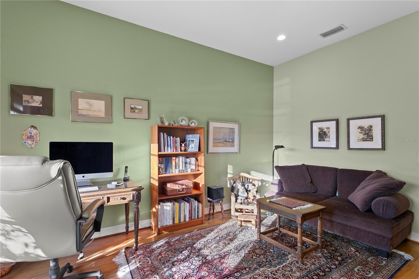 TB8439358 Property Photo