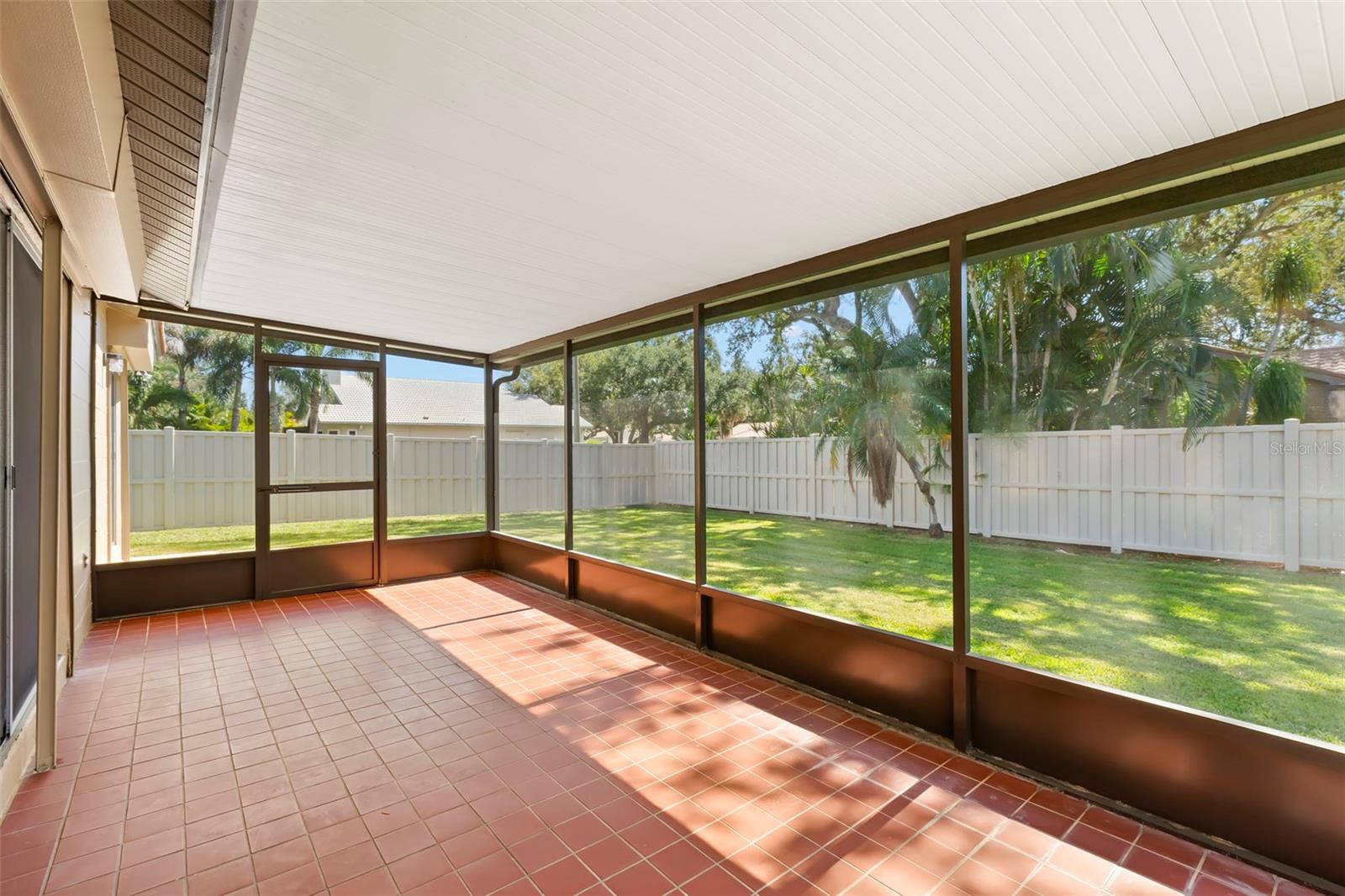 TB8439363 Property Photo