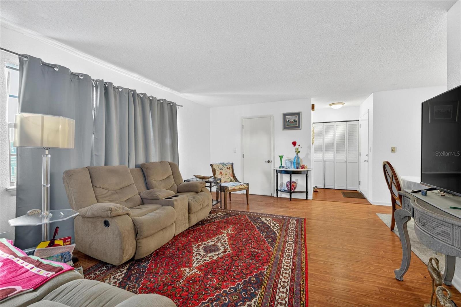 O6353733 Property Photo