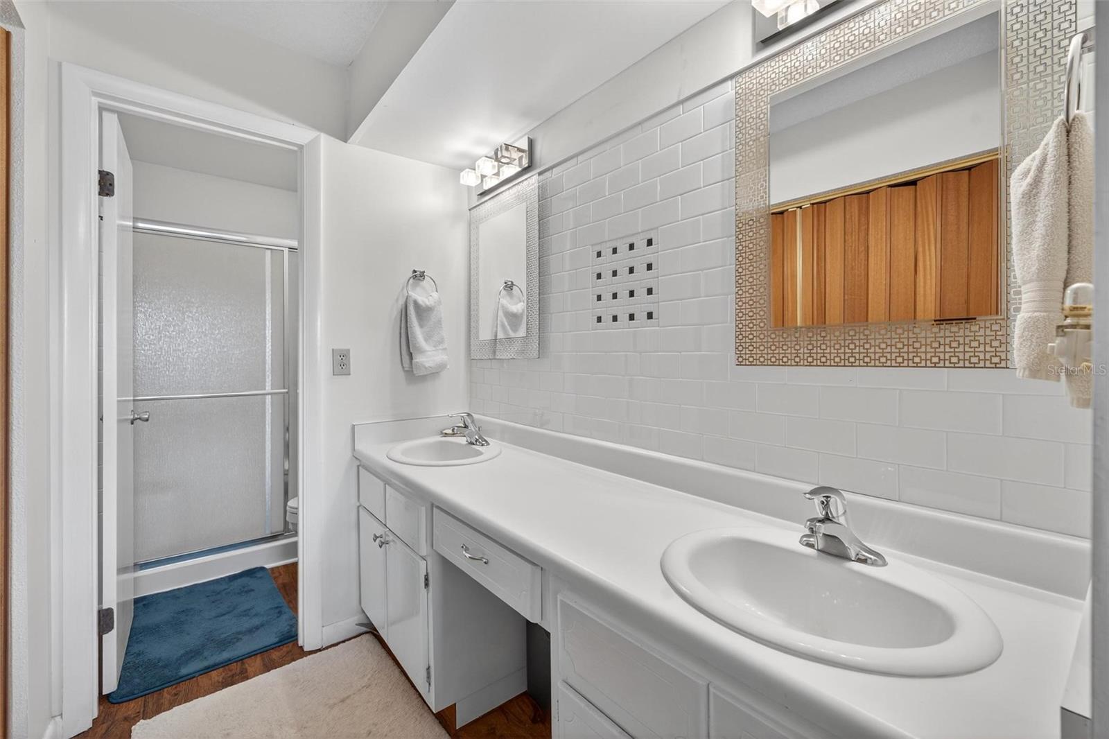 O6353733 Property Photo