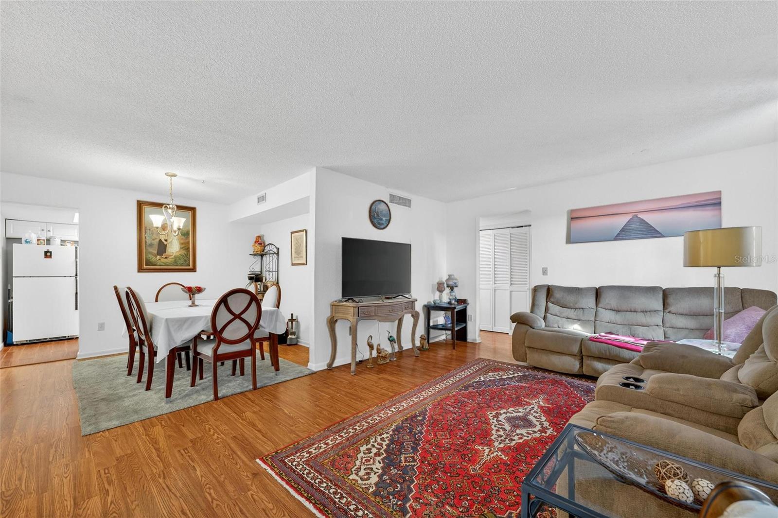 O6353733 Property Photo