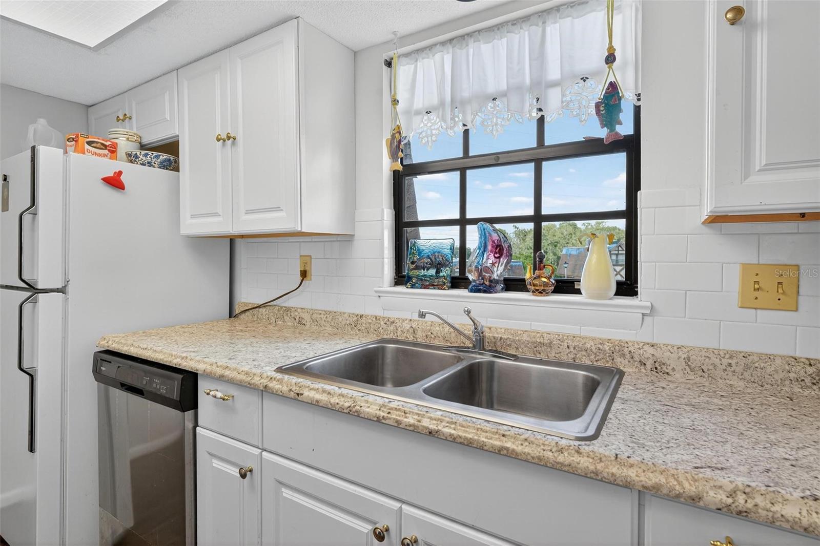 O6353733 Property Photo