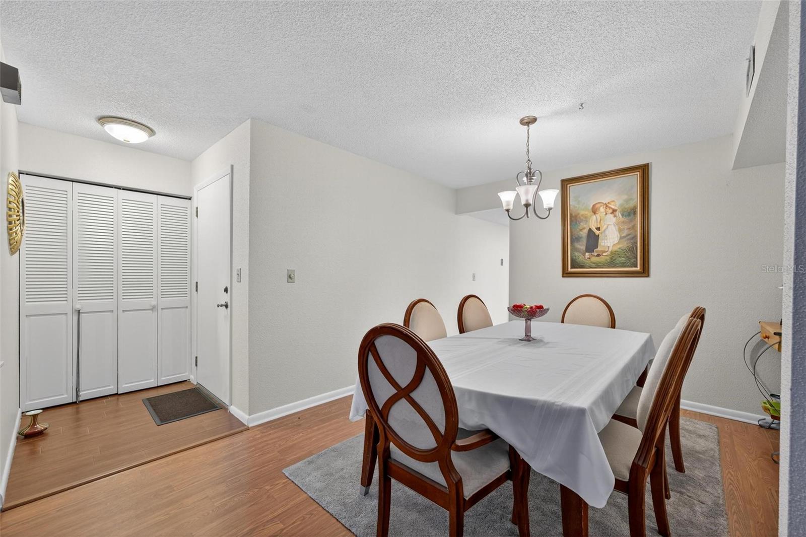 O6353733 Property Photo