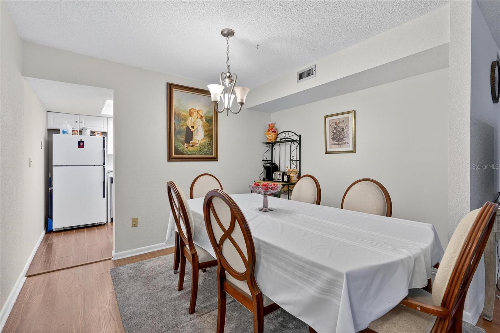 O6353733 Property Photo