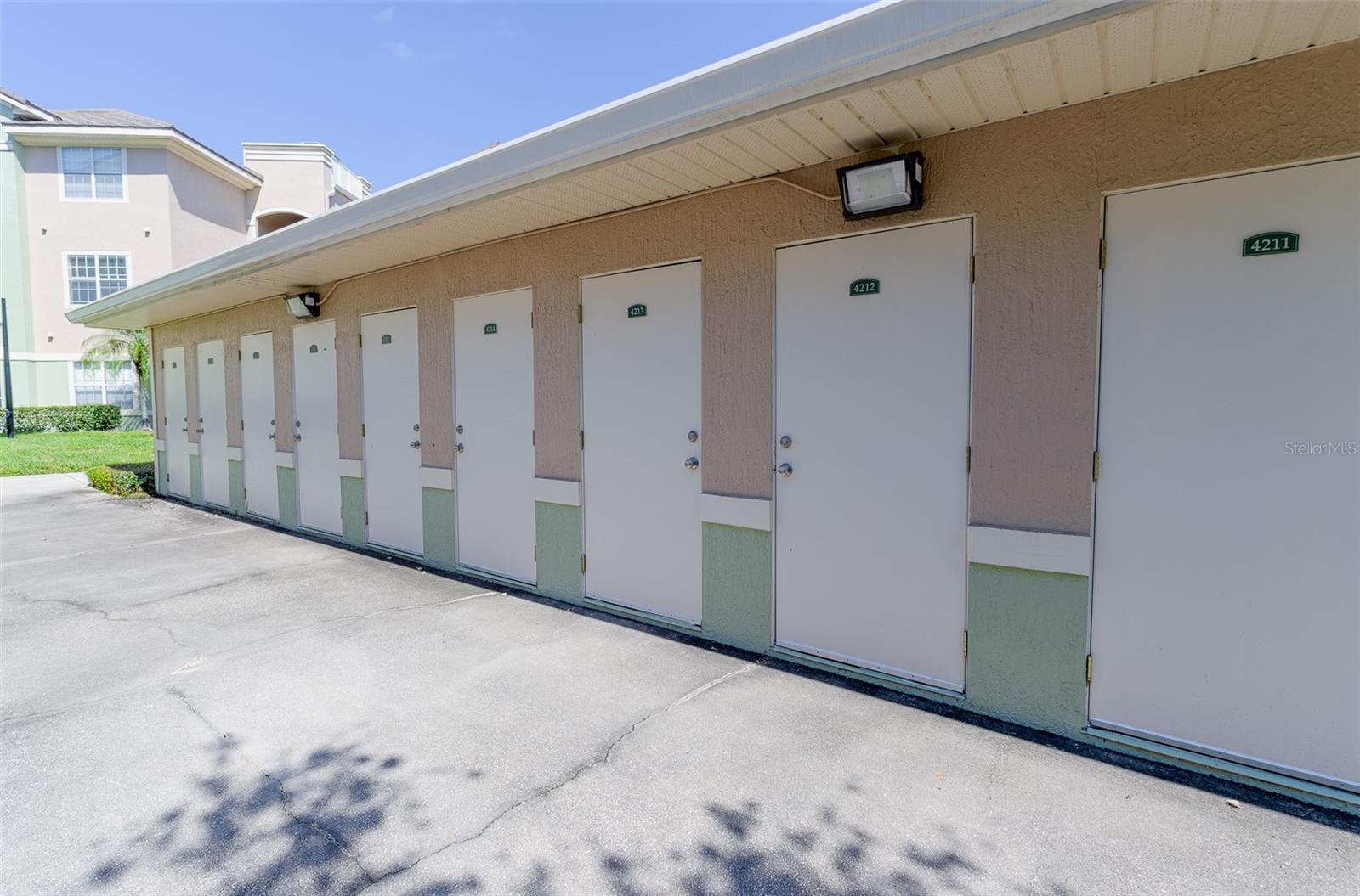 SUMMERGATE CONDO PH 4 OR 6357/3553 UNIT4213, ORLANDO, FL, 32811