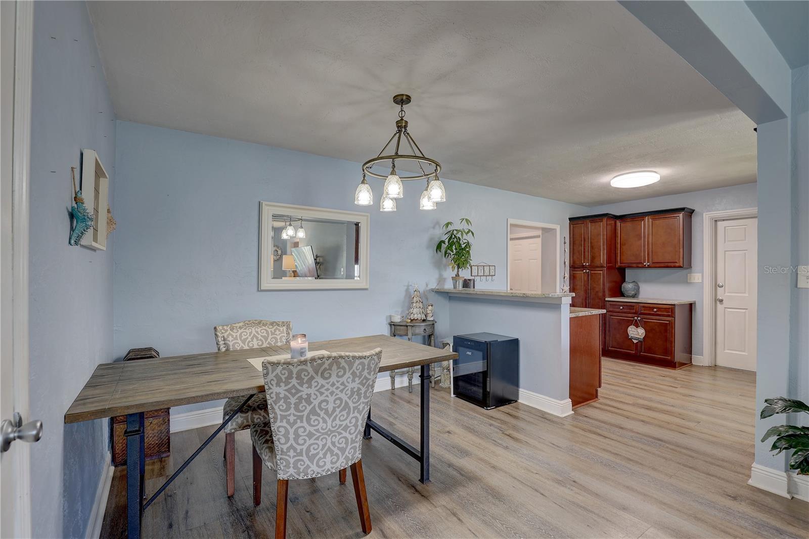 6637 POINSETTIA AVE S, ST PETERSBURG, FL, 33707