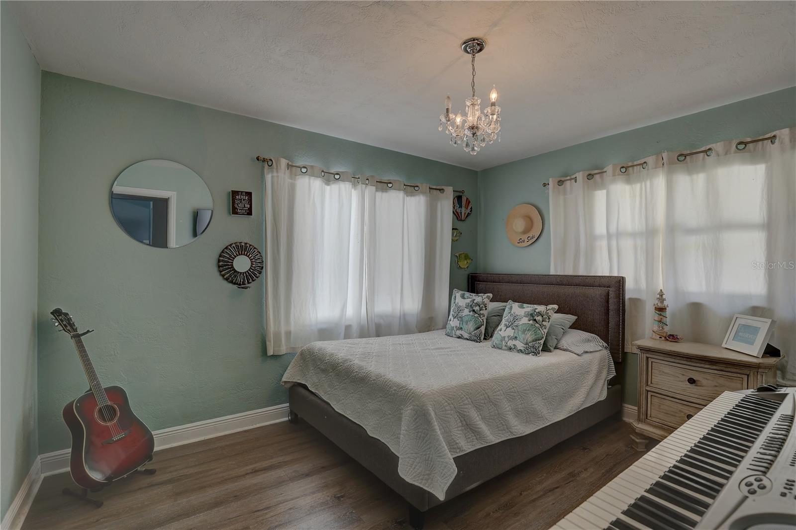 6637 POINSETTIA AVE S, ST PETERSBURG, FL, 33707