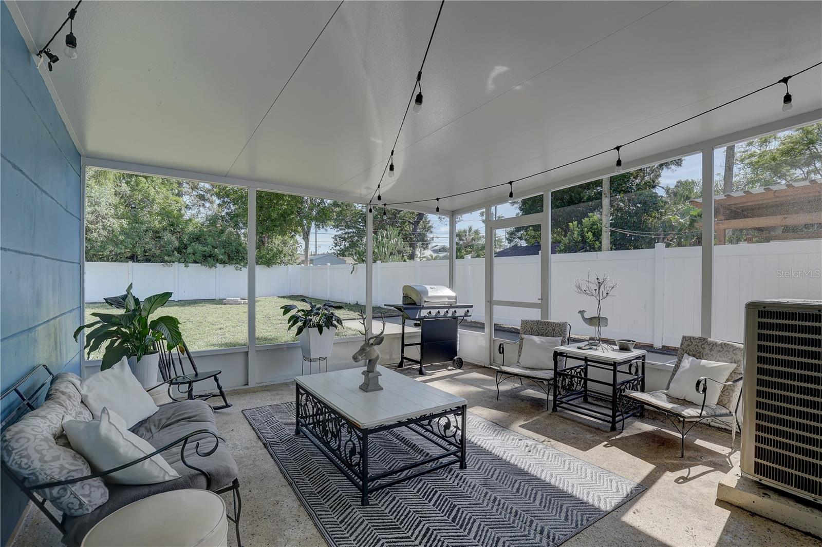 6637 POINSETTIA AVE S, ST PETERSBURG, FL, 33707