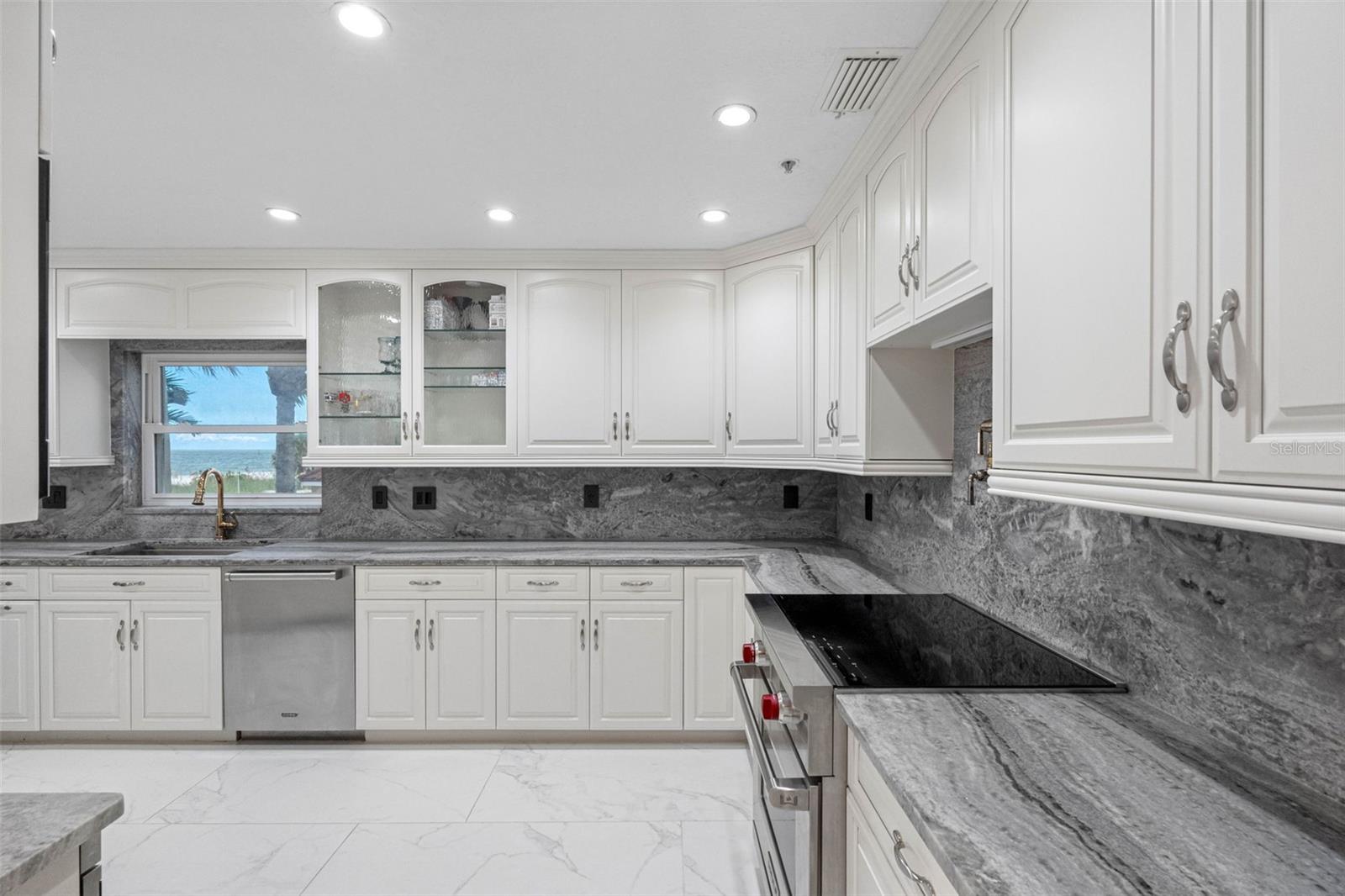 200 121ST AVE #104, TREASURE ISLAND, FL, 33706