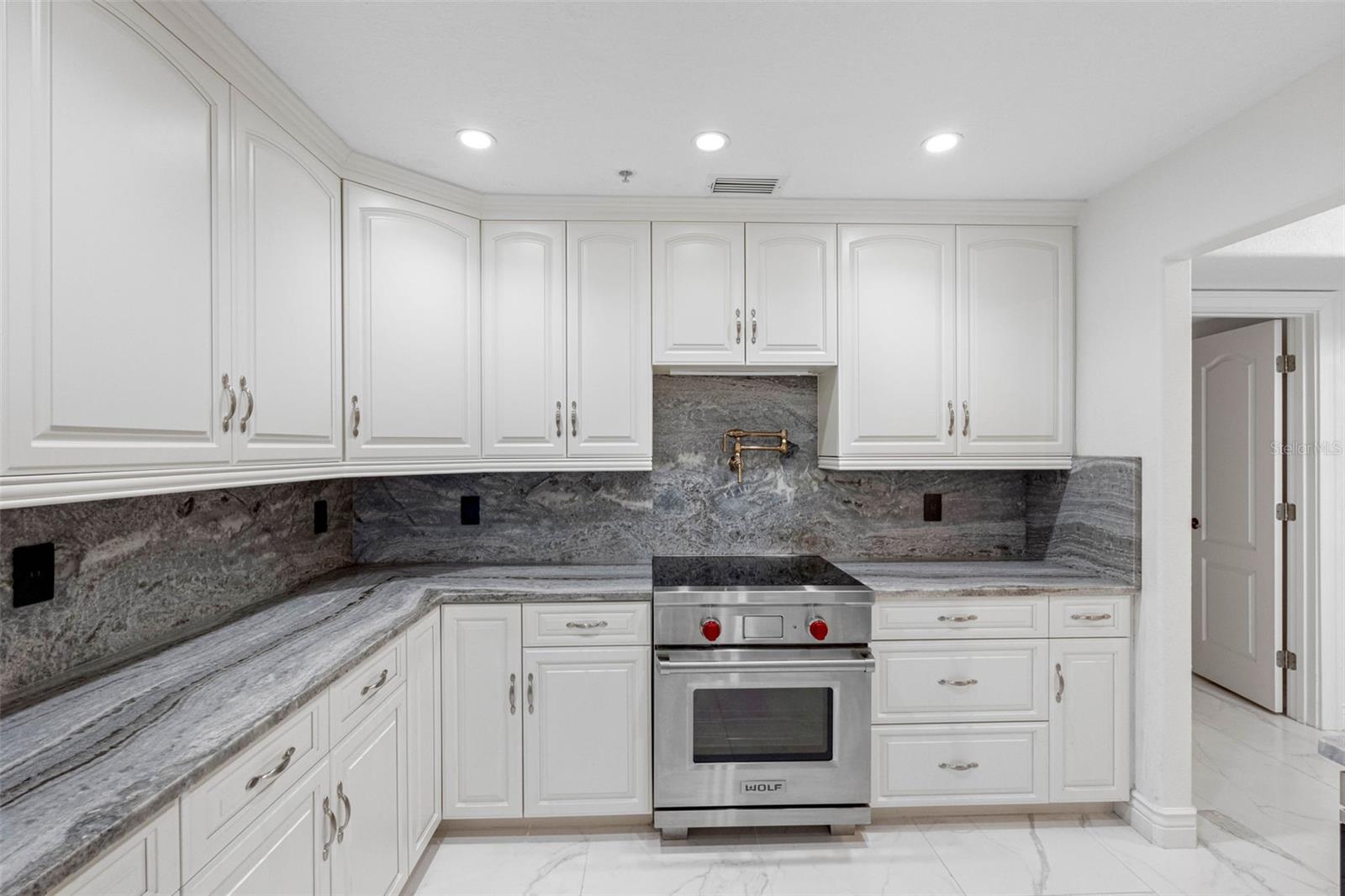 200 121ST AVE #104, TREASURE ISLAND, FL, 33706