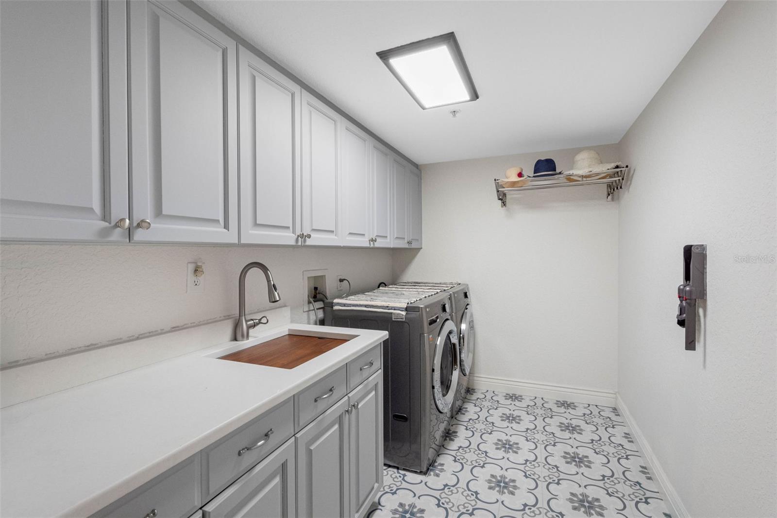 200 121ST AVE #104, TREASURE ISLAND, FL, 33706