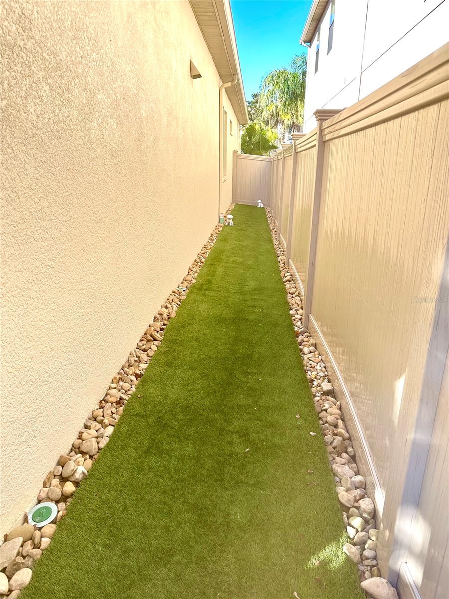 2620 MILFORD BERRY LN, TAMPA, FL, 33618